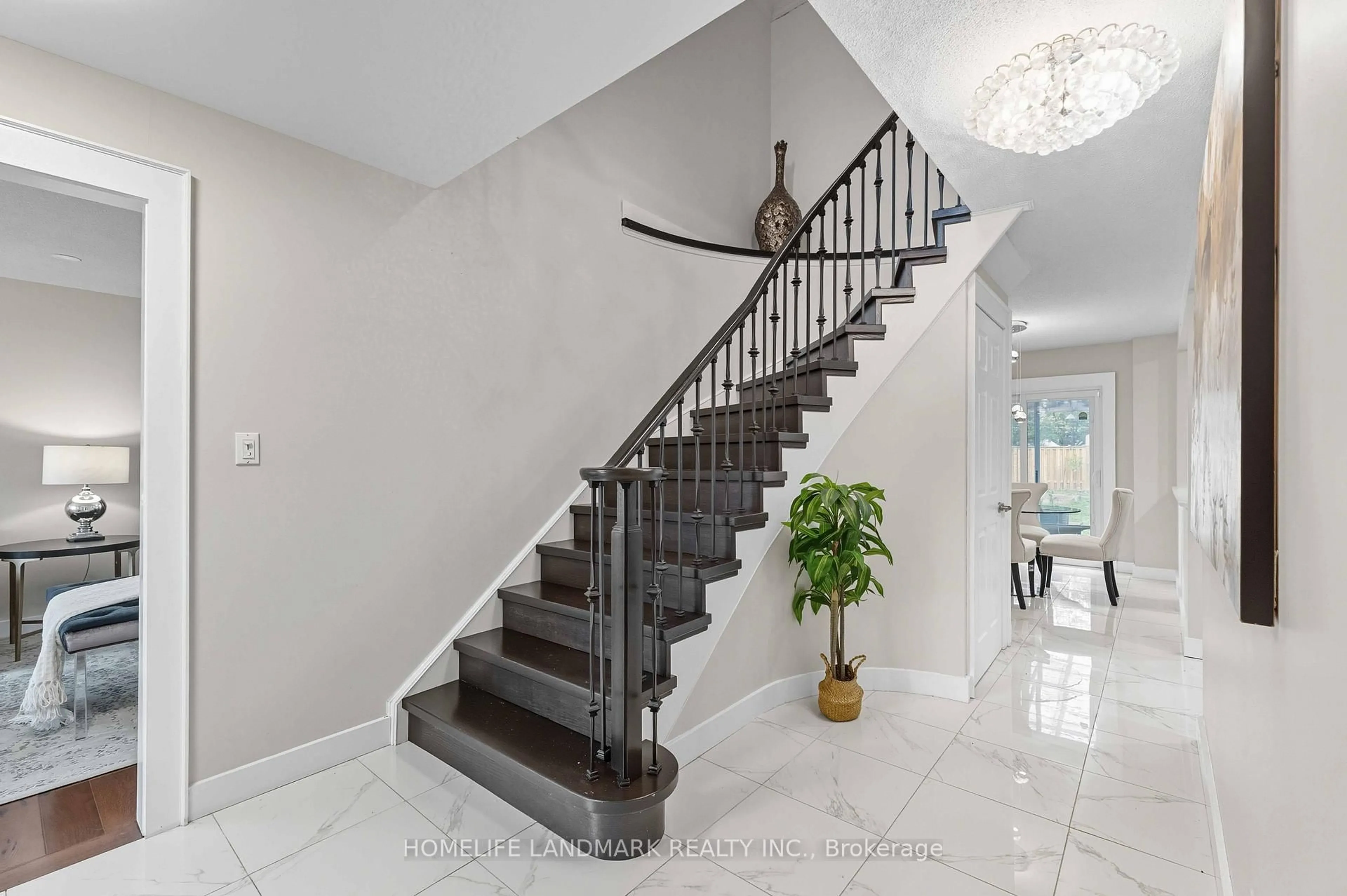 Stairs for 15 Anita Crt, Hamilton Ontario L8W 3A5