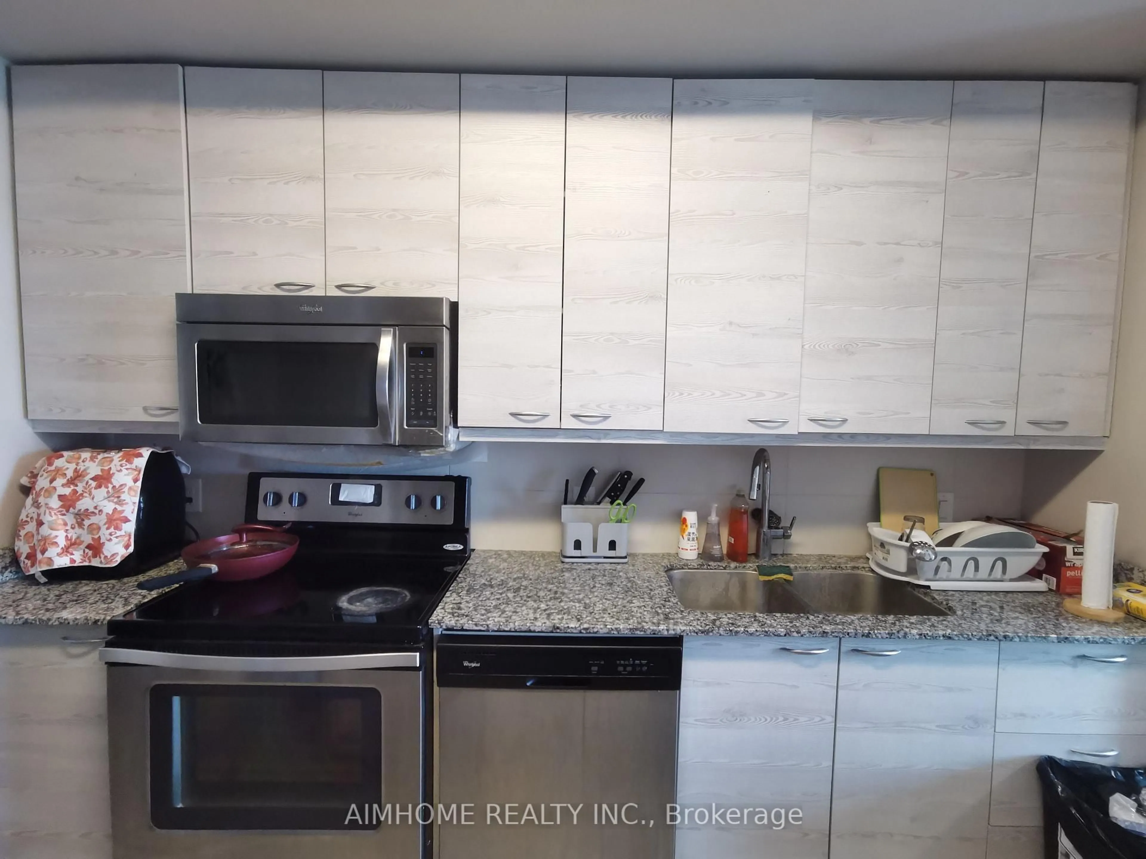 Standard kitchen, unknown for 280 Lester St #614, Waterloo Ontario N2L 3W6