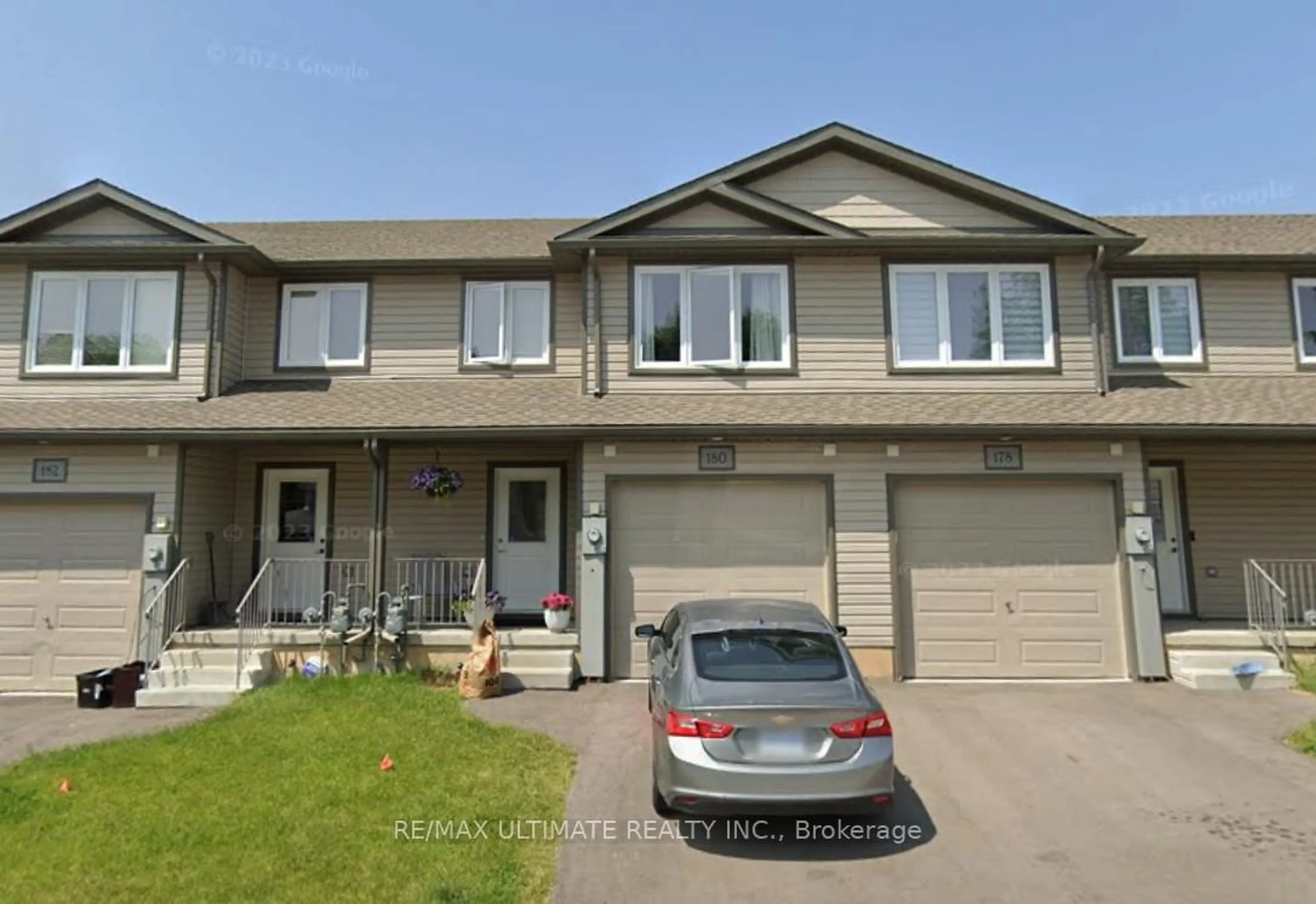 Home with vinyl exterior material, street for 180 Head St, Norfolk Ontario N3Y 5E6