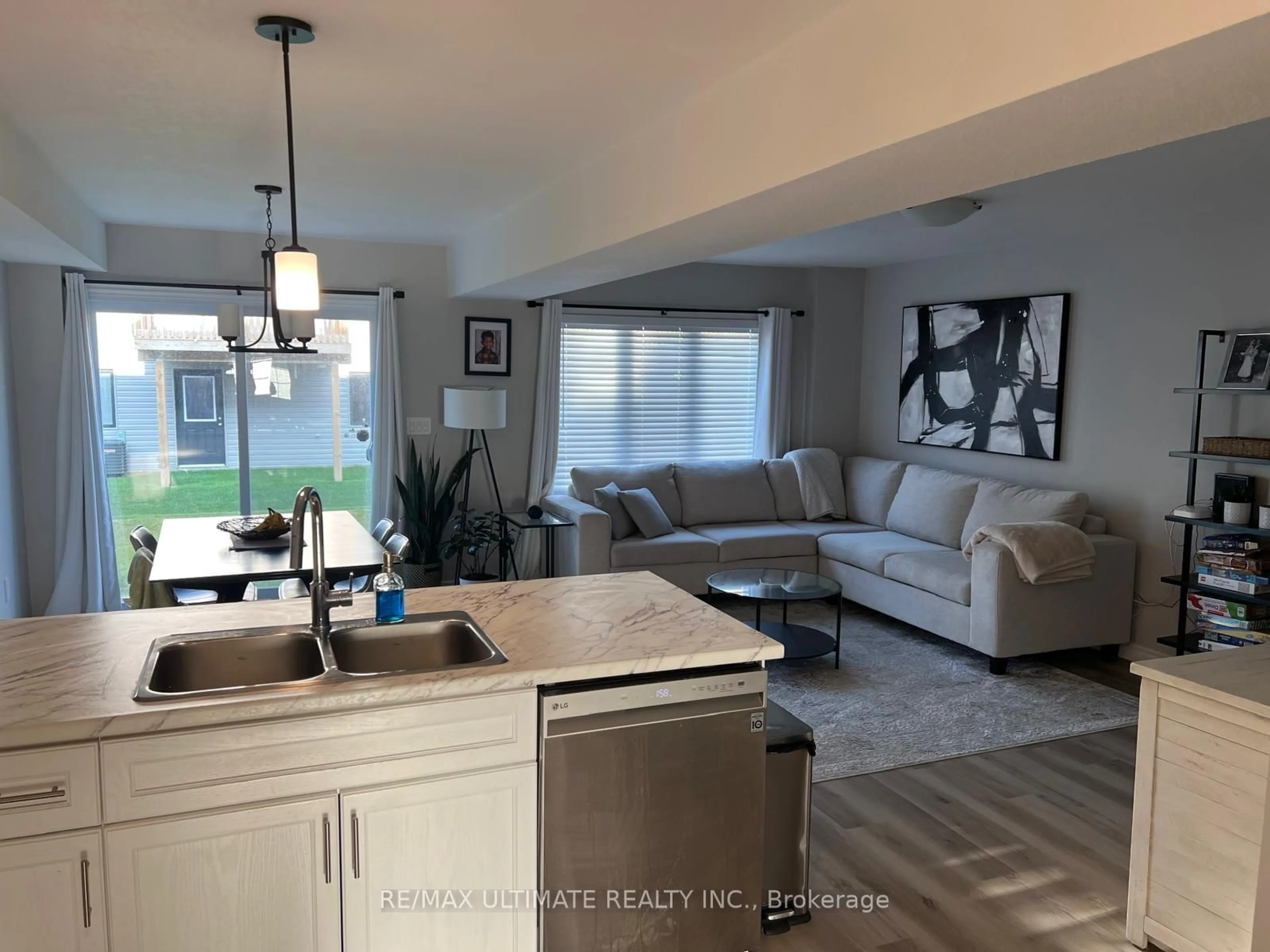 Open concept kitchen, unknown for 180 Head St, Norfolk Ontario N3Y 5E6