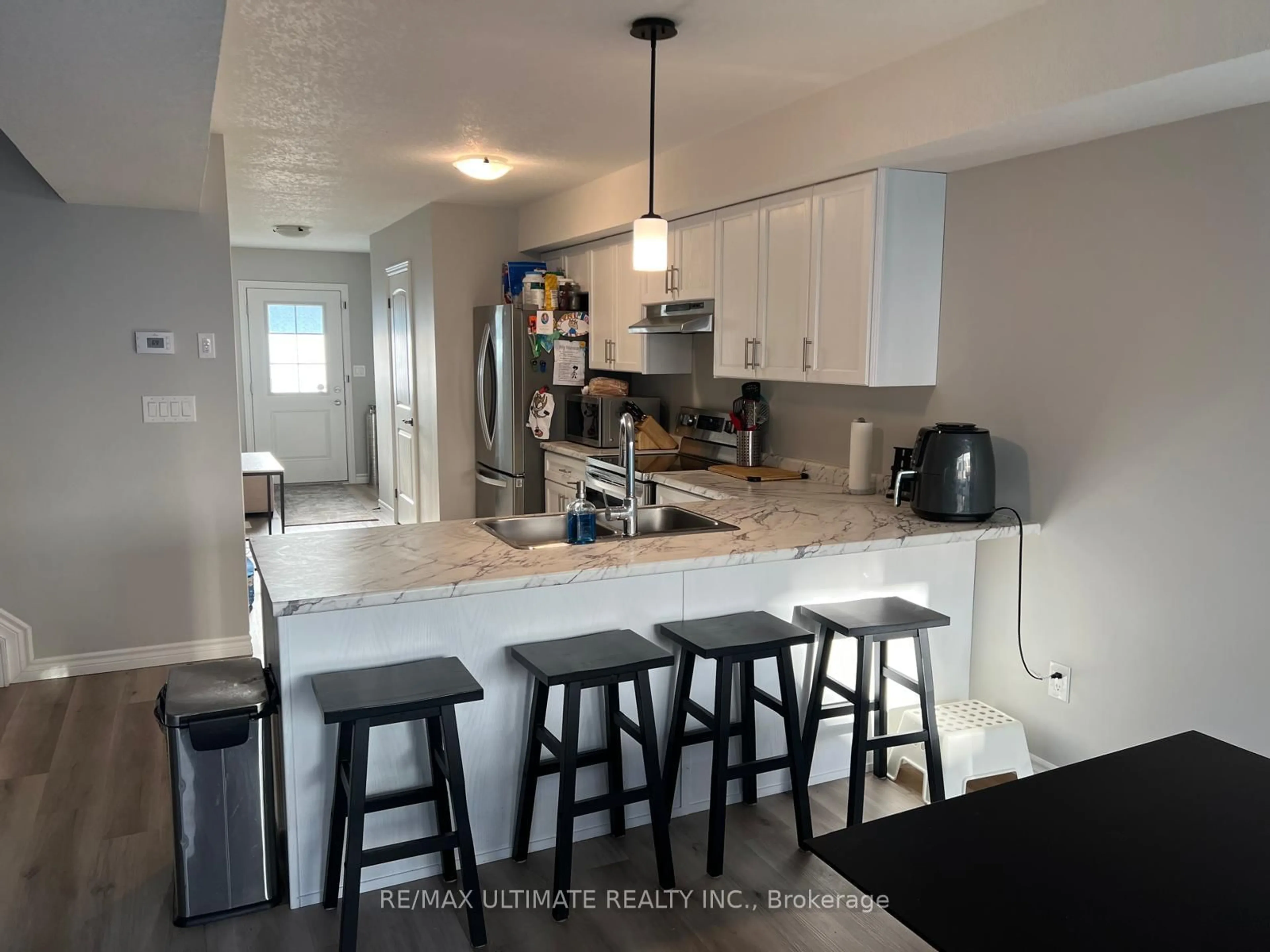 Open concept kitchen, ceramic/tile floor for 180 Head St, Norfolk Ontario N3Y 5E6