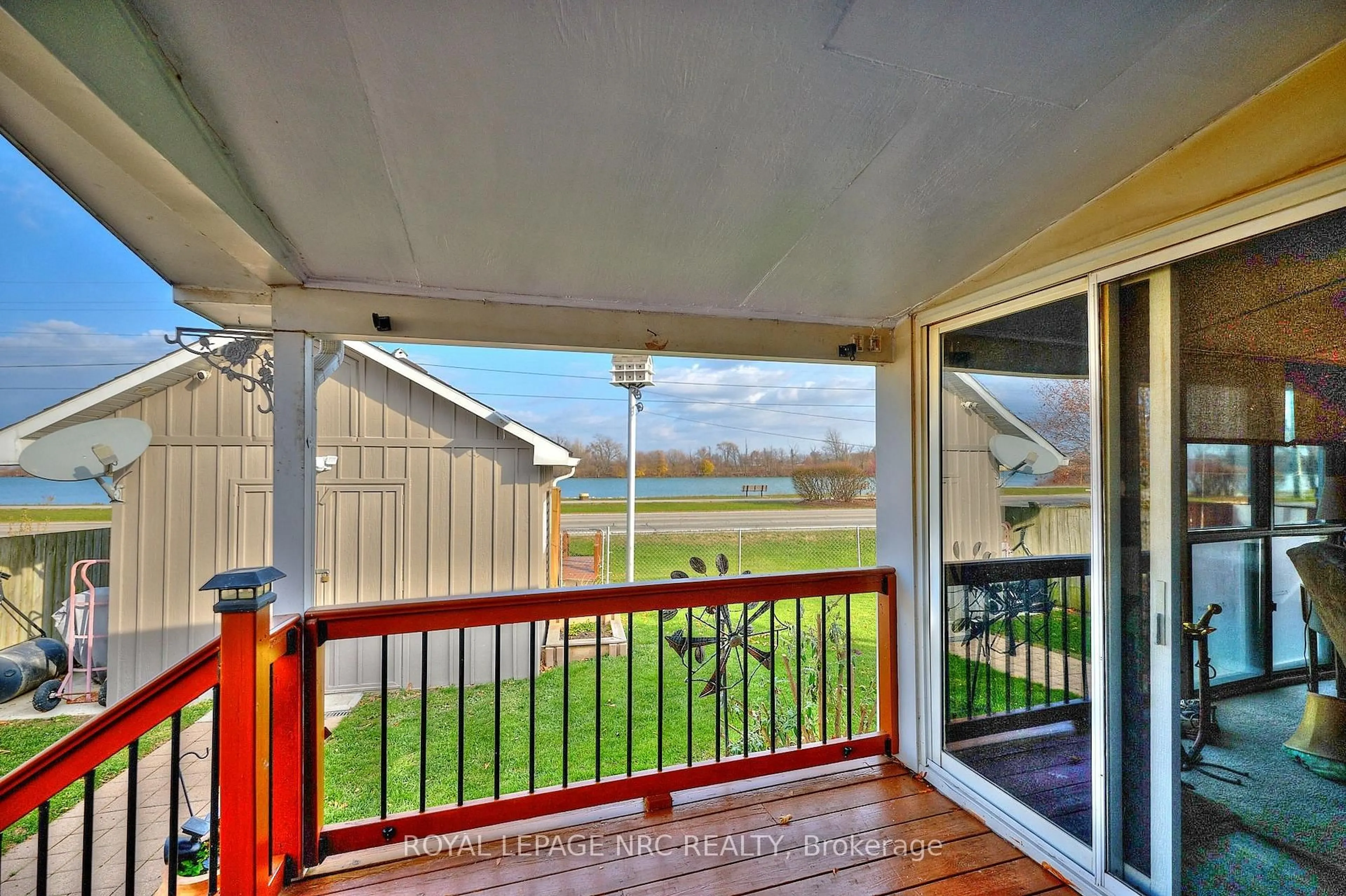 Patio, street for 624 BUNTING Rd, St. Catharines Ontario L2M 2Z8