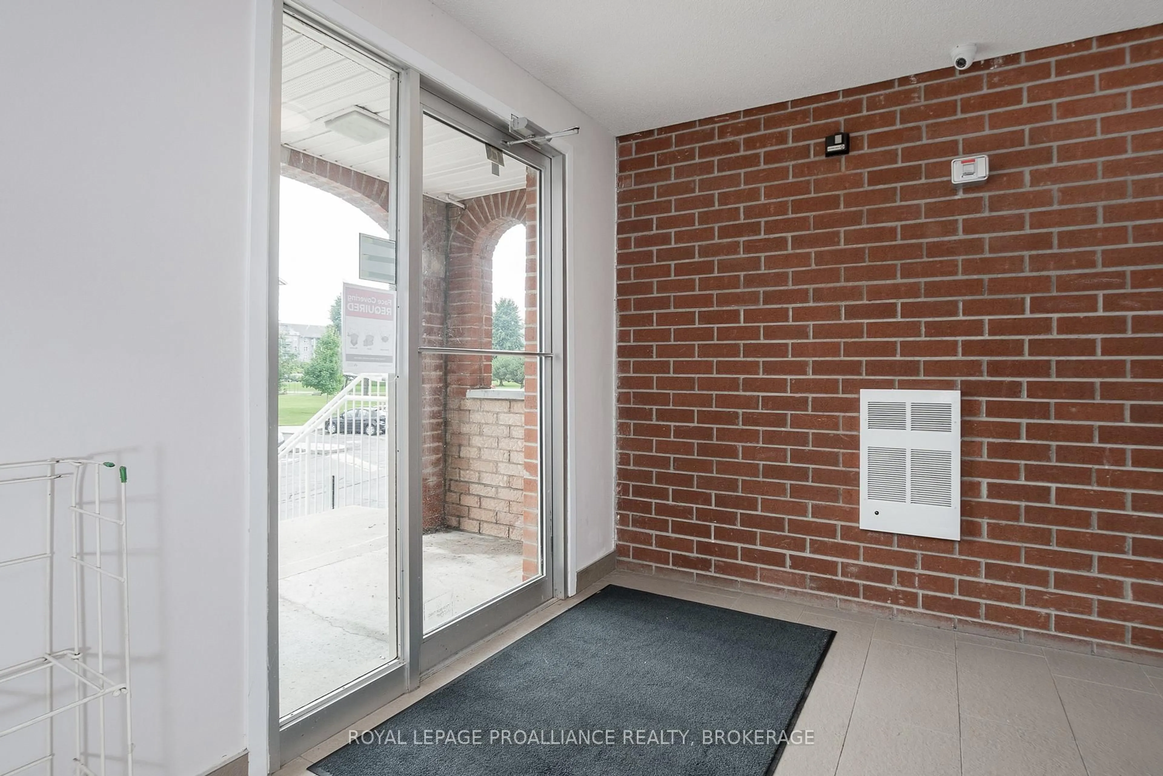 Indoor entryway for 580 Armstrong Rd #301, Kingston Ontario K7M 8M3