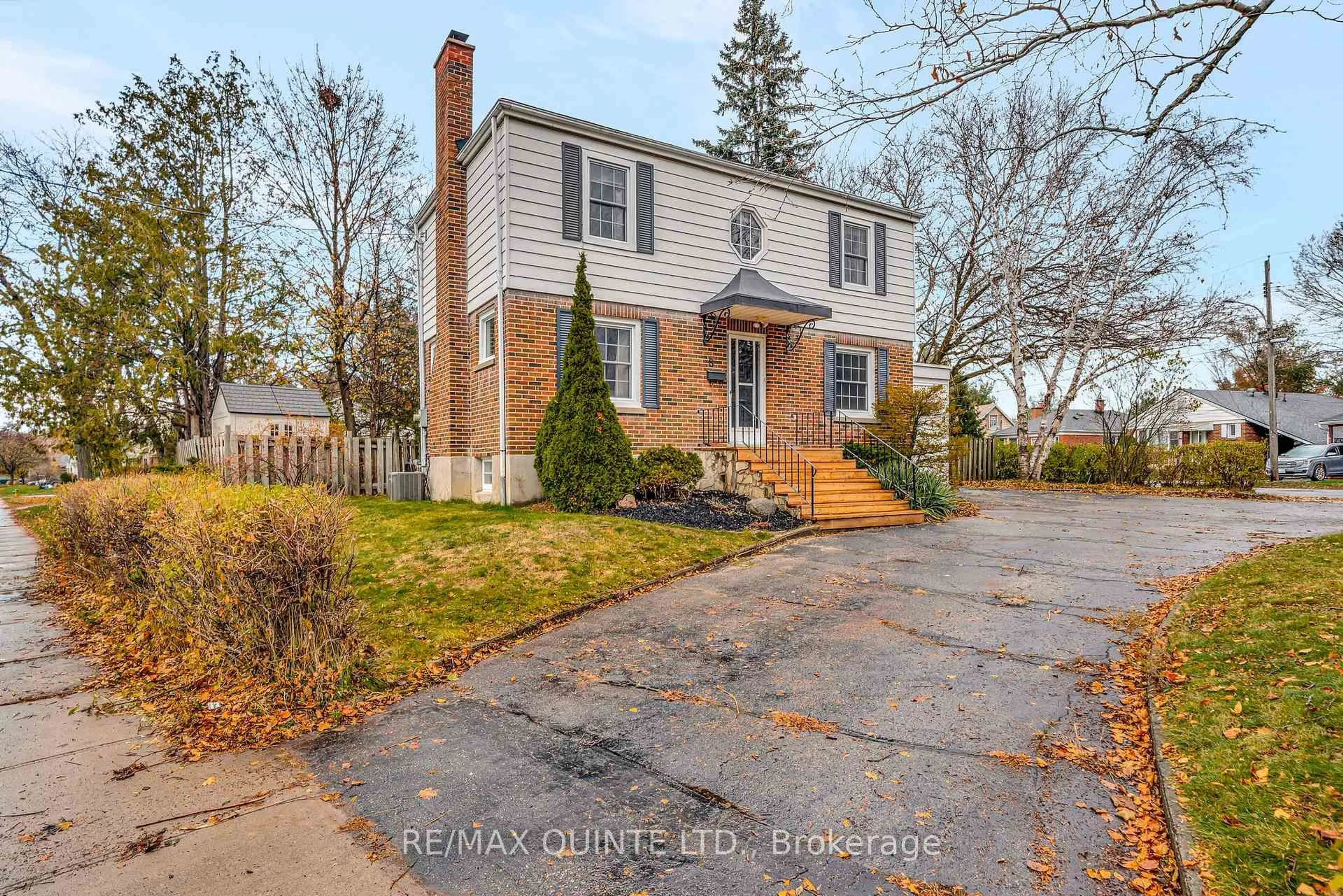 Unknown for 8 Greenlawn Ave, Belleville Ontario K8N 4B5