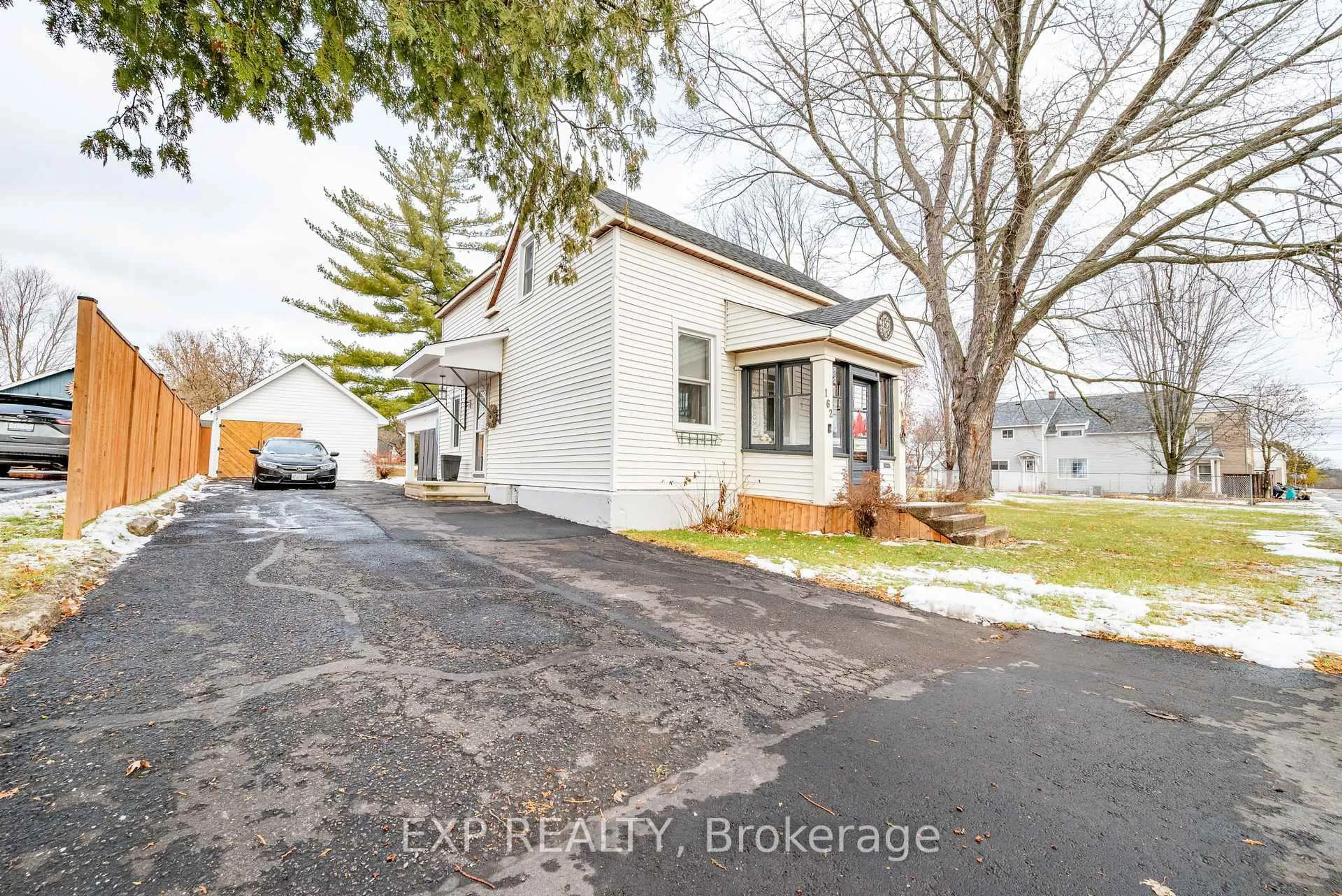 Unknown for 162 Hincks Ave, Renfrew Ontario K7V 3S9