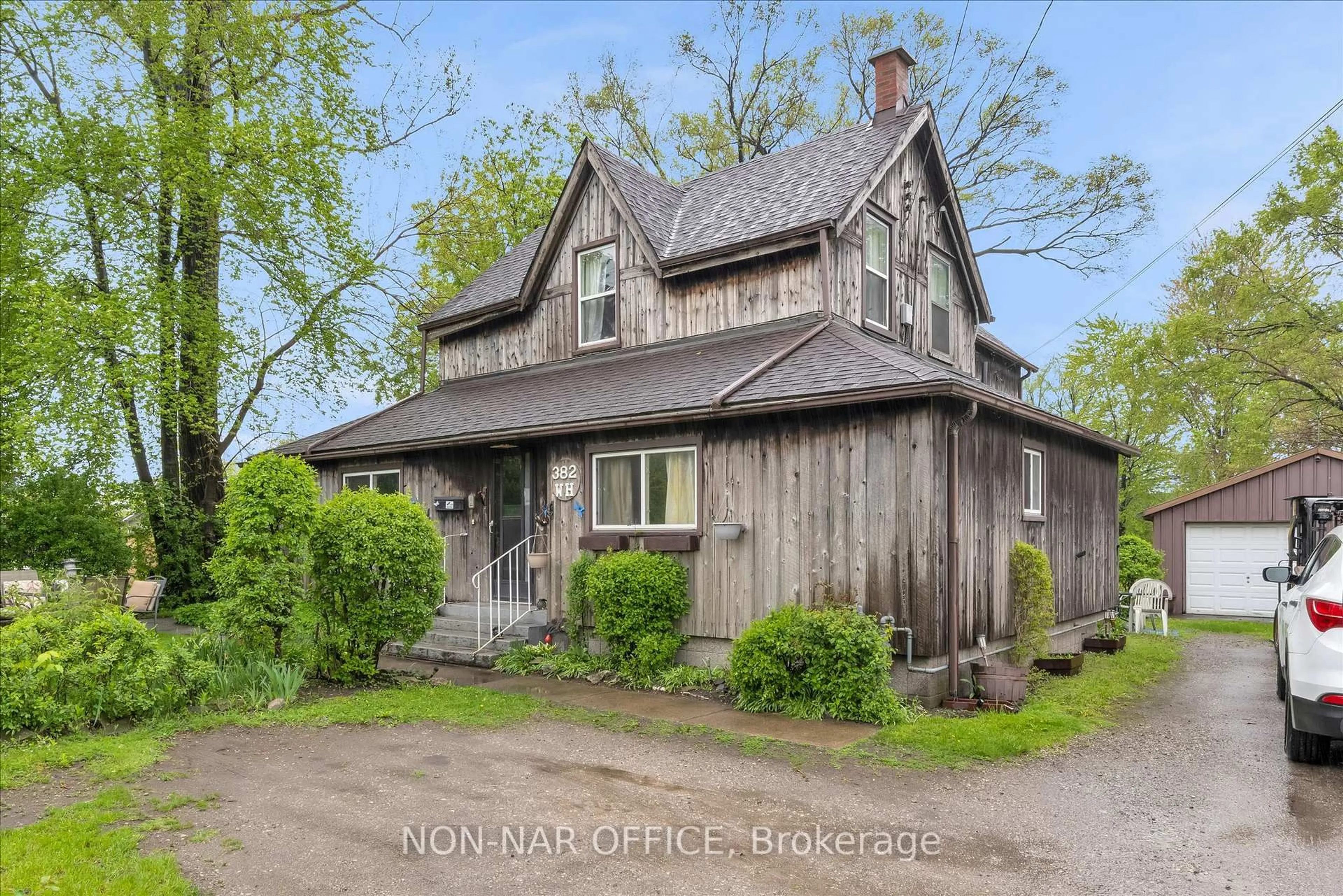 Unknown for 382 Beach Blvd, Hamilton Ontario L8H 6W7