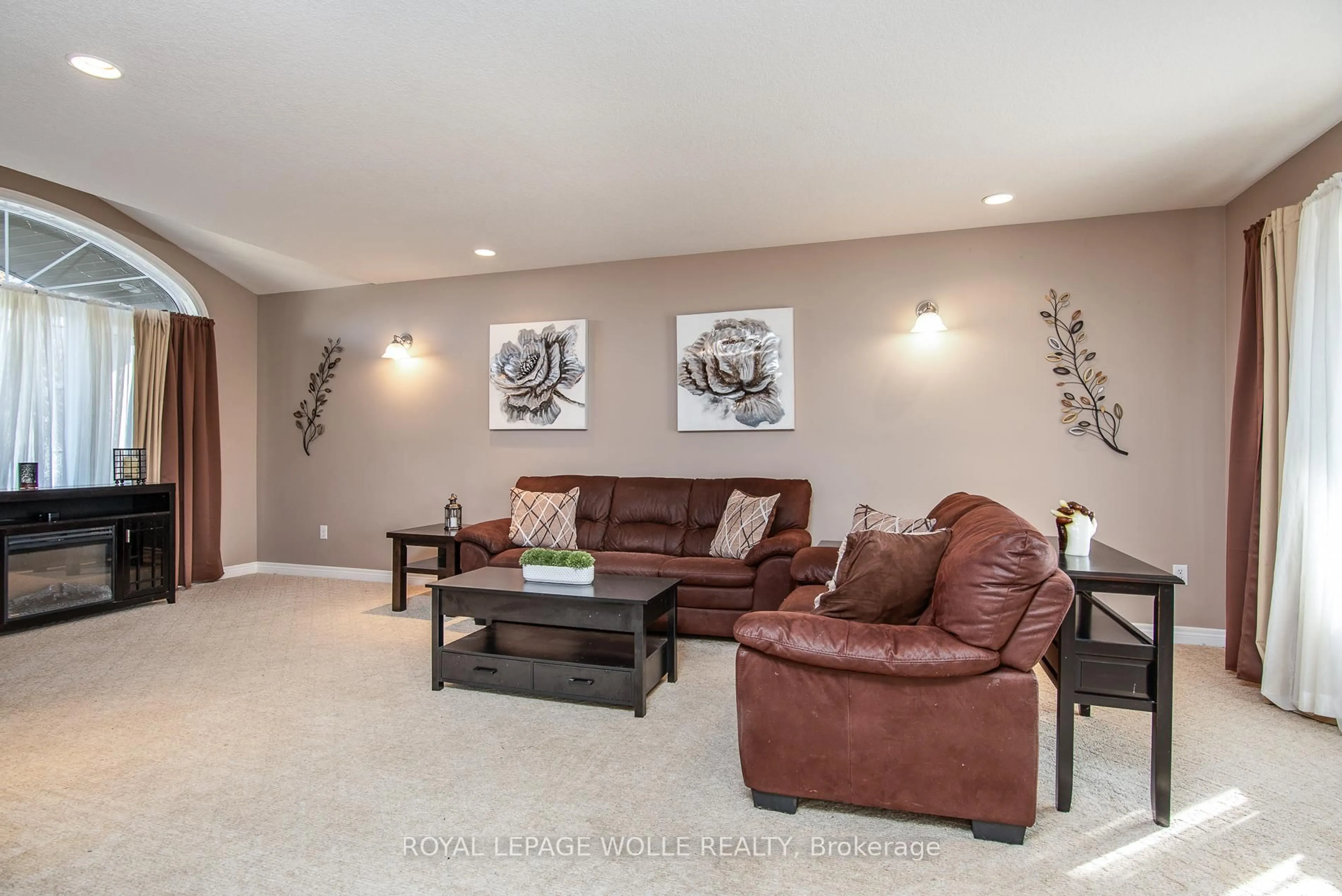 Living room with furniture, unknown for 383 Parrott Pl, Woodstock Ontario N4T 1V4