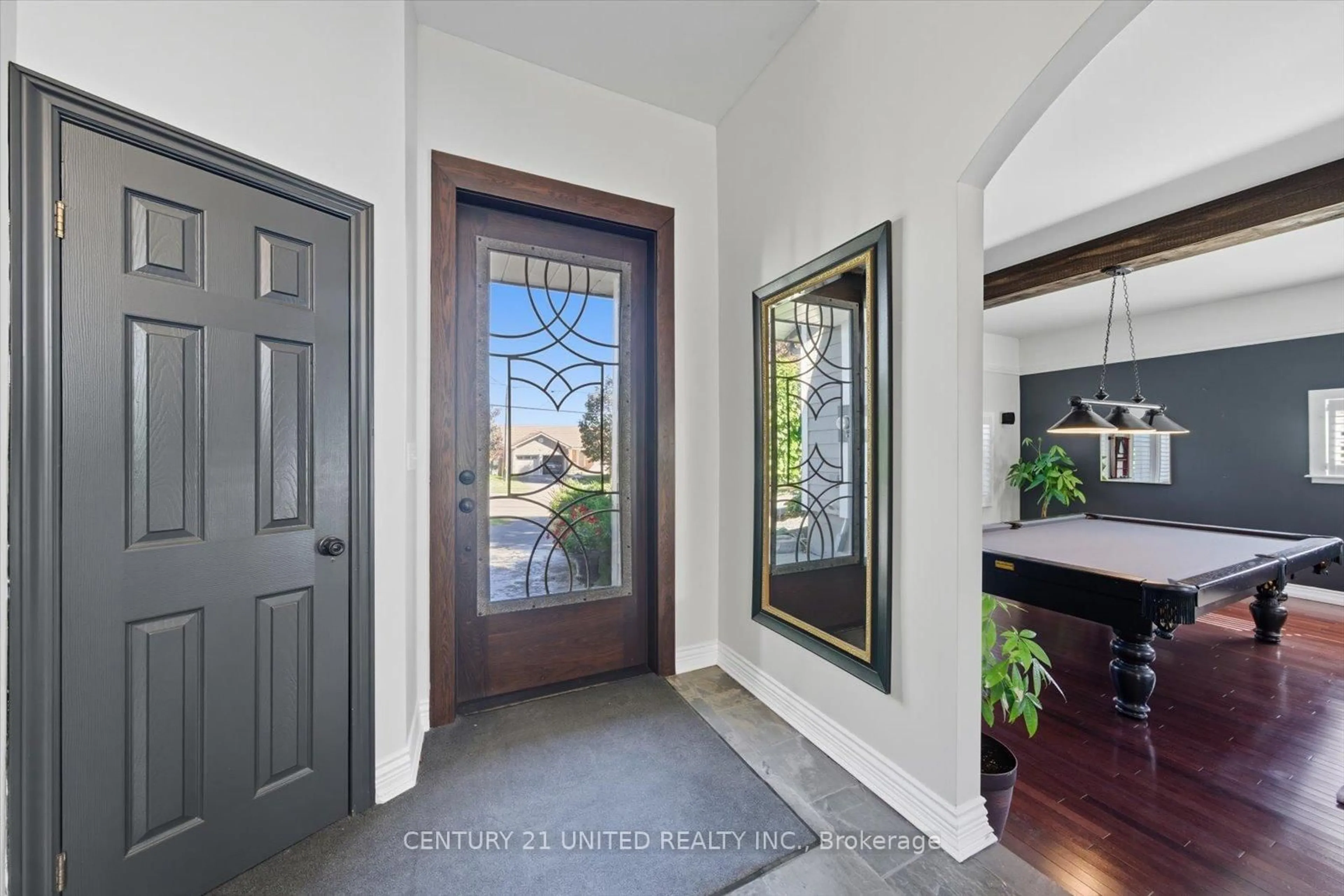 Indoor entryway for 749 Spillsbury Dr, Peterborough Ontario K9K 1K9