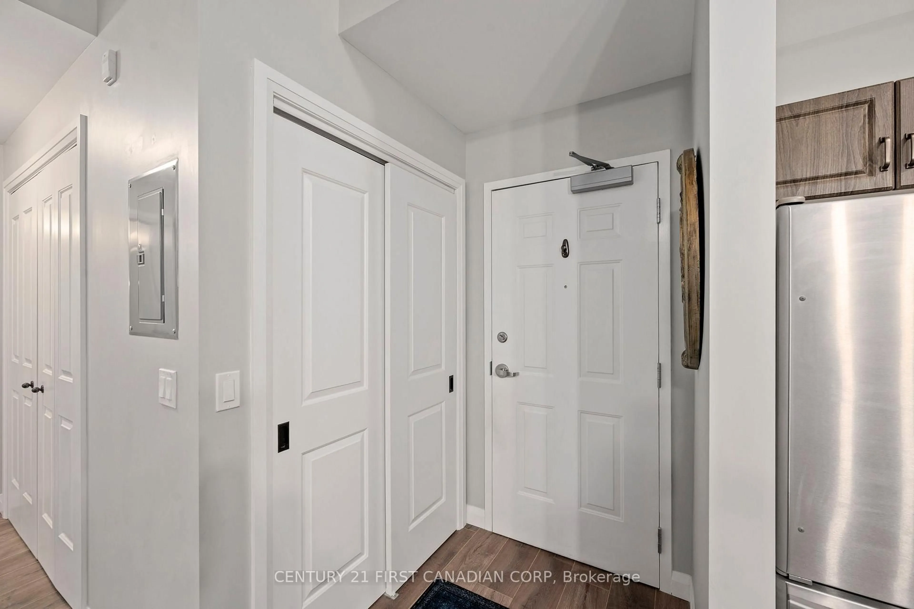 Indoor entryway for 263 Butler St #205, Lucan Biddulph Ontario N0M 2J0