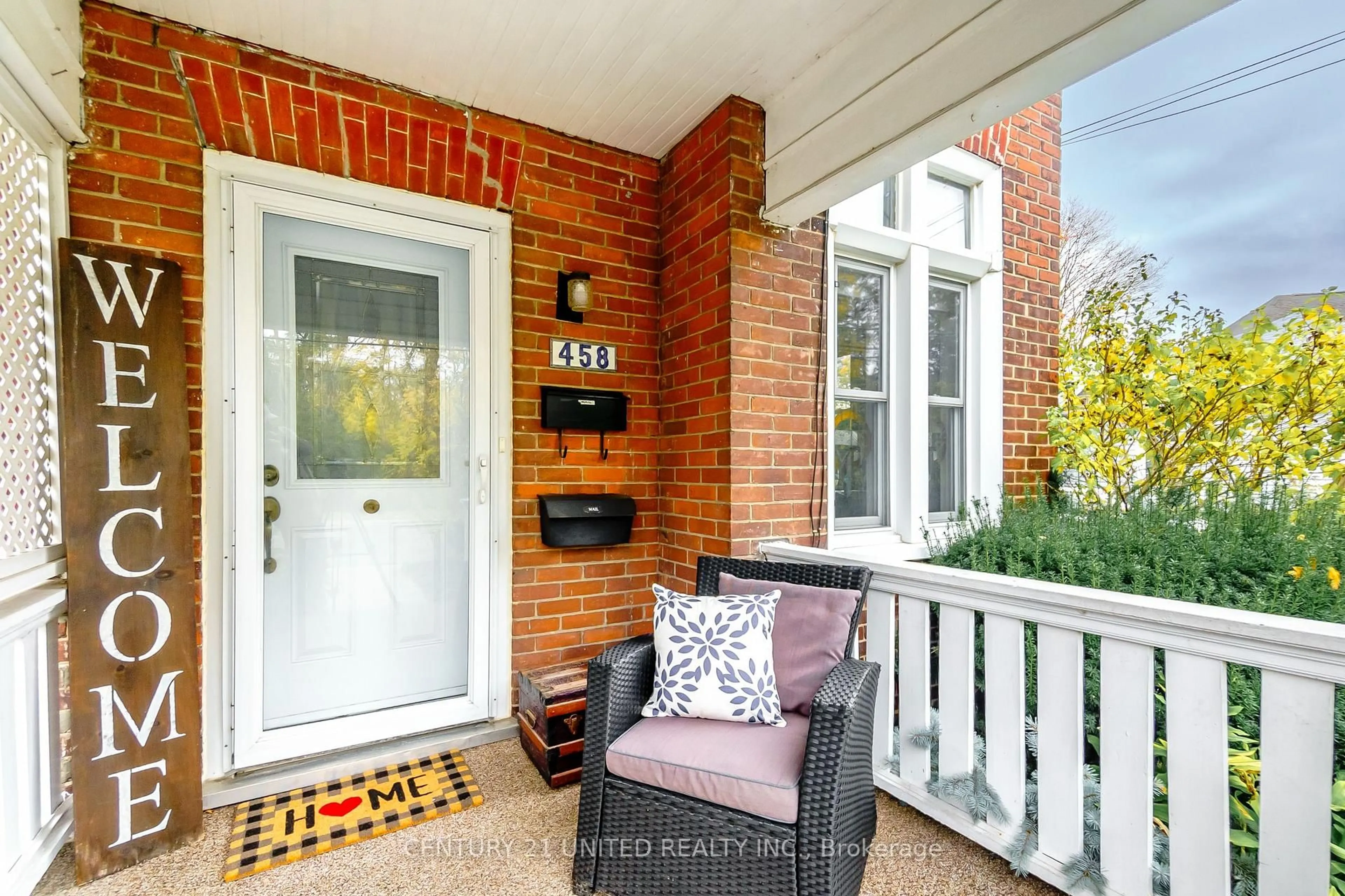 Indoor entryway for 458 Driscoll Terr, Peterborough Ontario K9H 1T7
