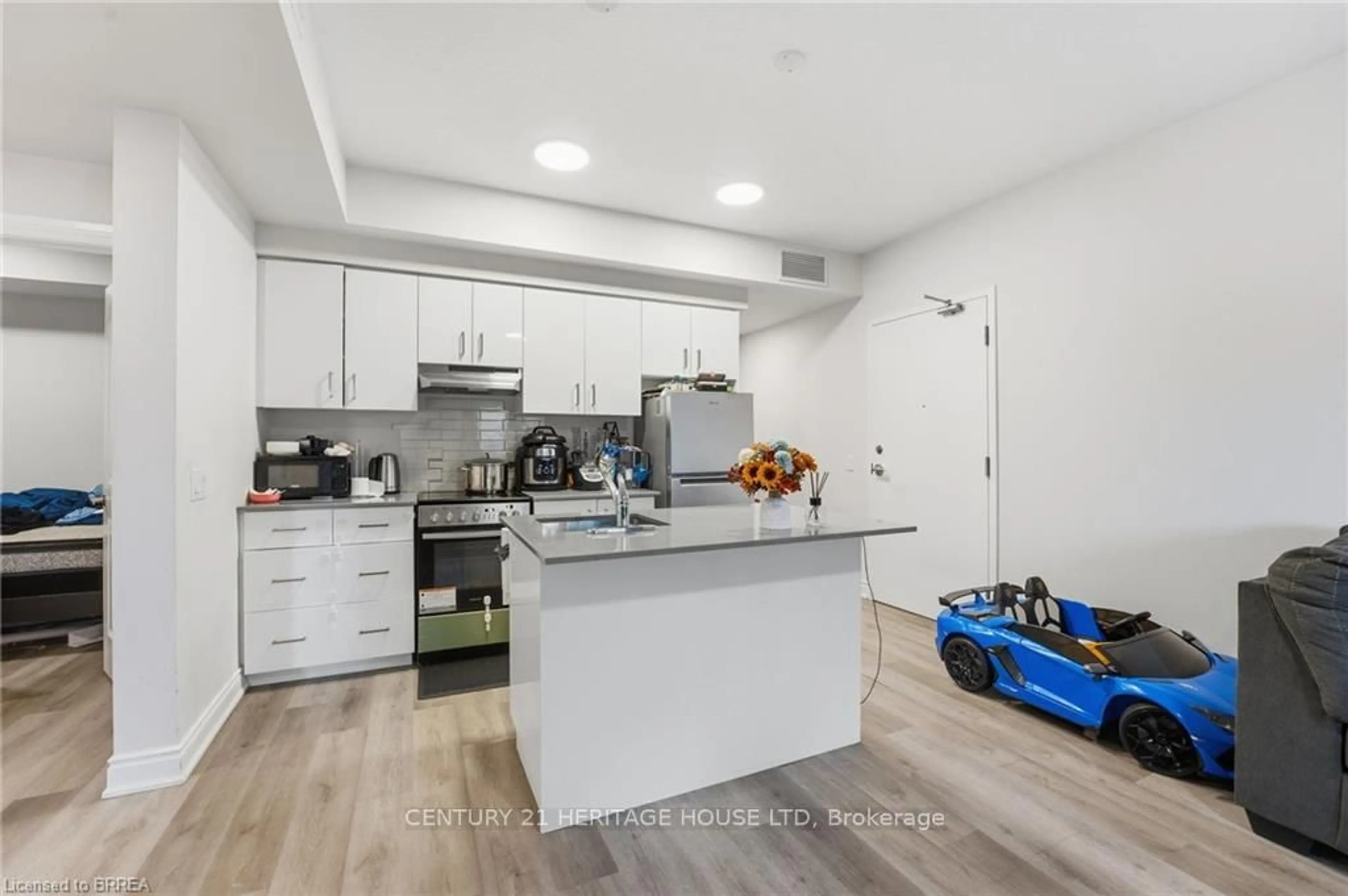 Open concept kitchen, unknown for 259 King St #103, Hamilton Ontario L8G 1L9