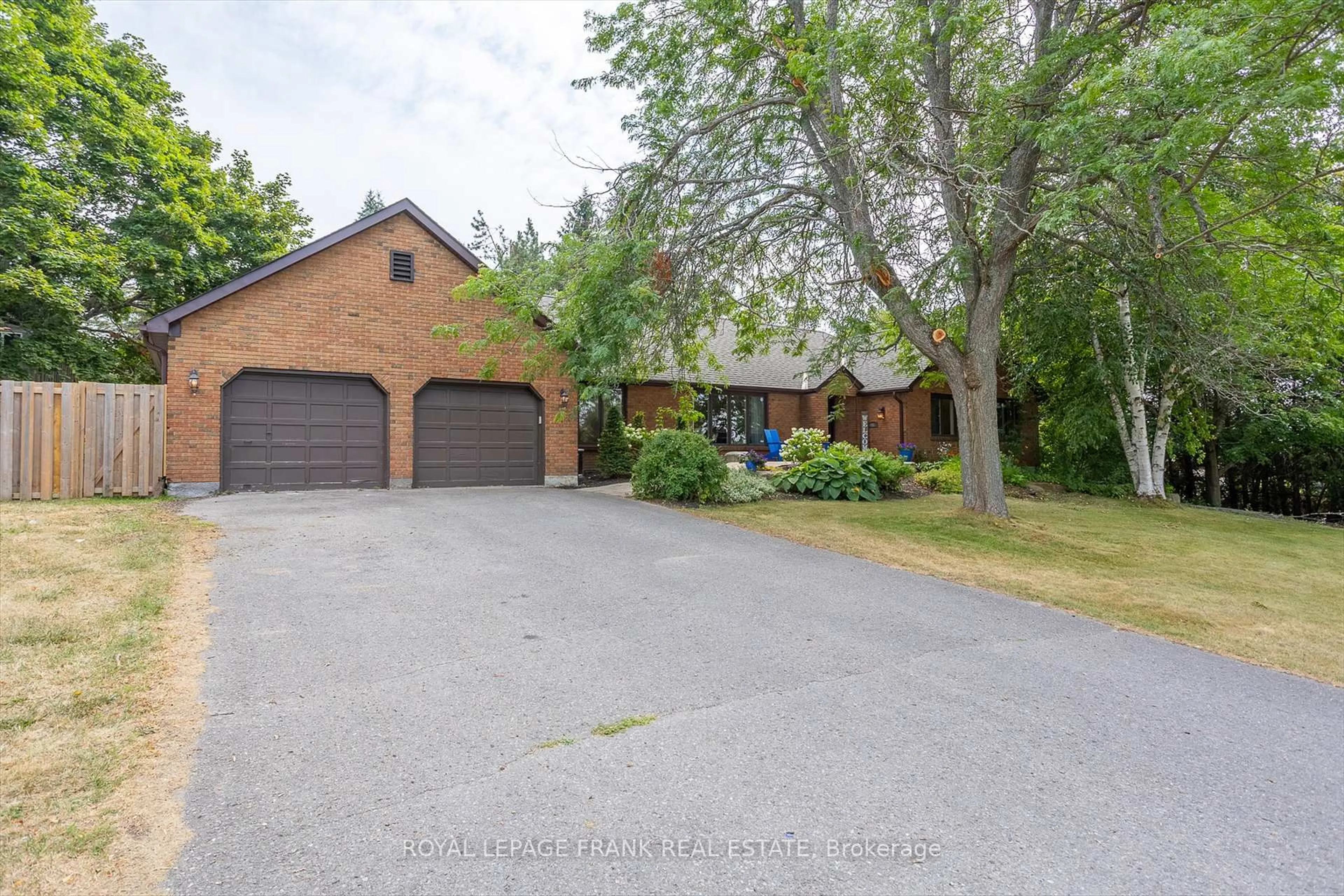 A pic from outside/outdoor area/front of a property/back of a property/a pic from drone, street for 1887 Campbell Ave, Cavan Monaghan Ontario K9J 0E5