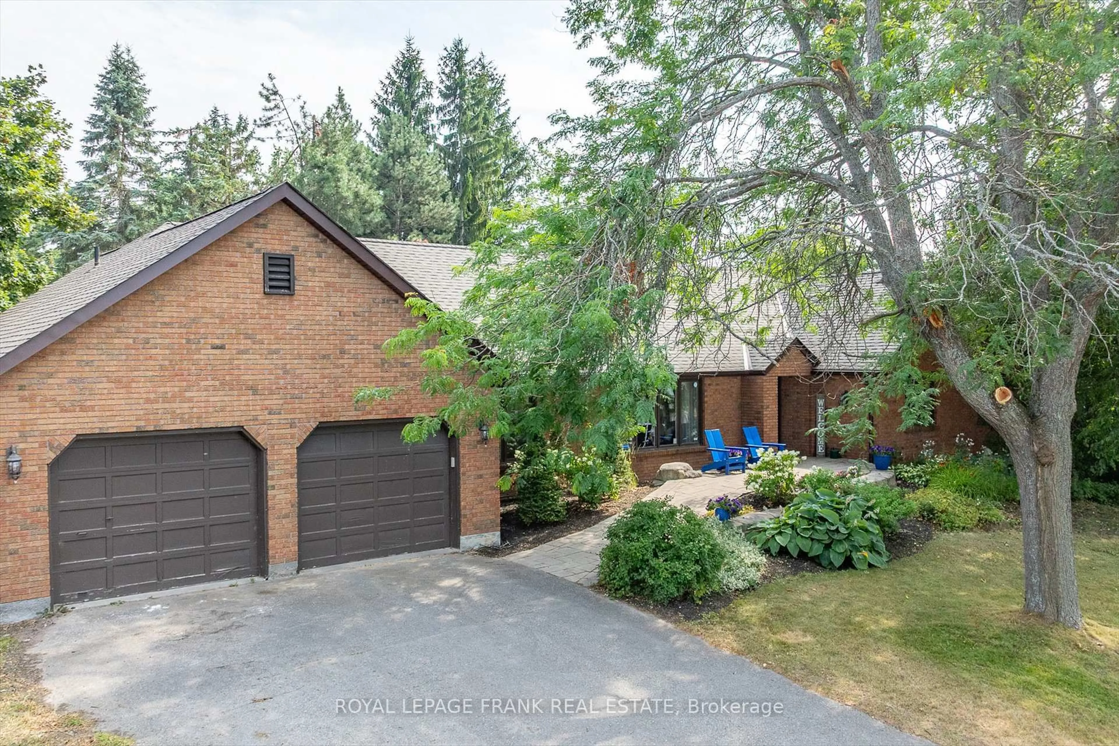 A pic from outside/outdoor area/front of a property/back of a property/a pic from drone, street for 1887 Campbell Ave, Cavan Monaghan Ontario K9J 0E5