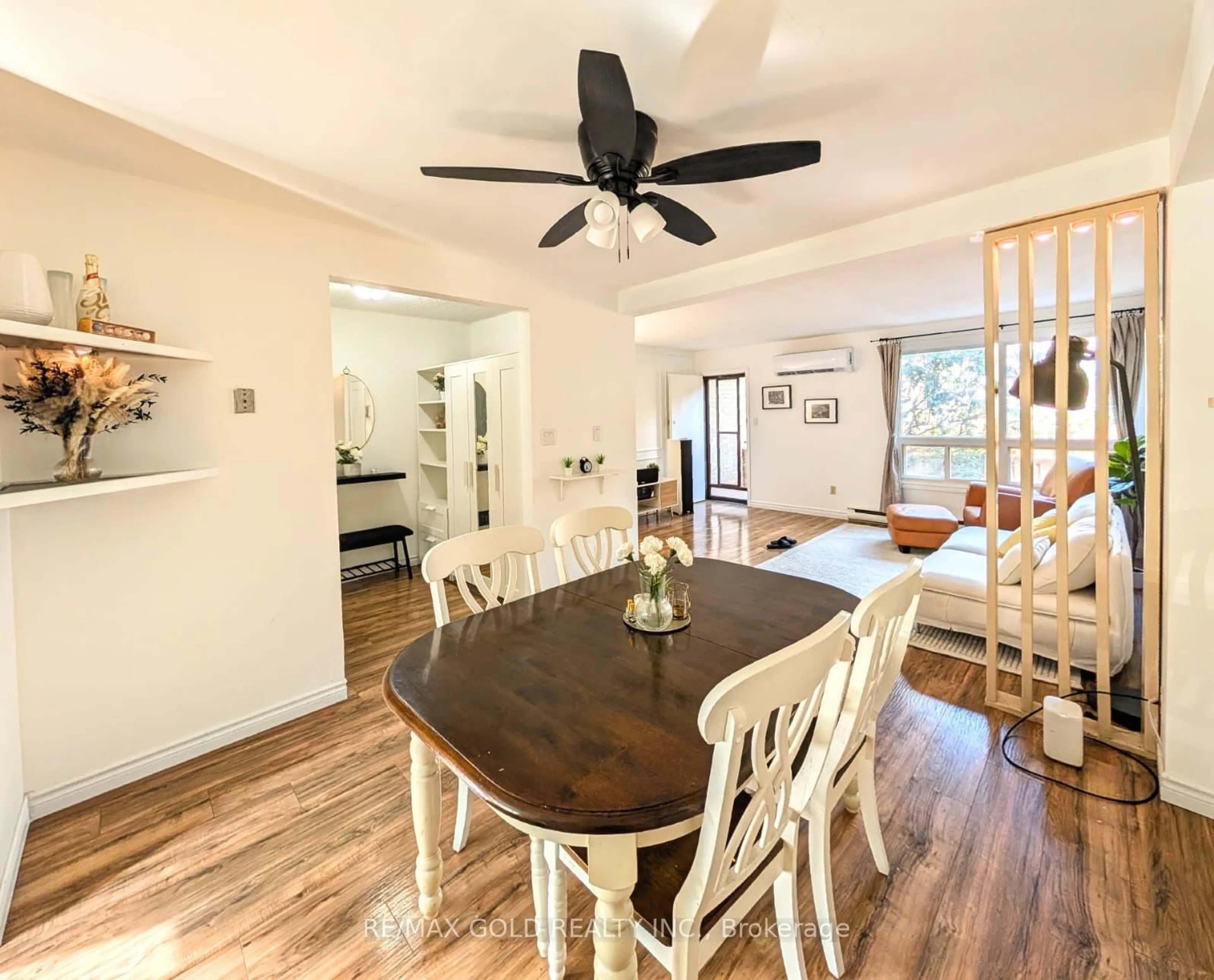 Open concept kitchen, wood/laminate floor for 63 Fonthill Rd #5, Hamilton Ontario L9C 6T1