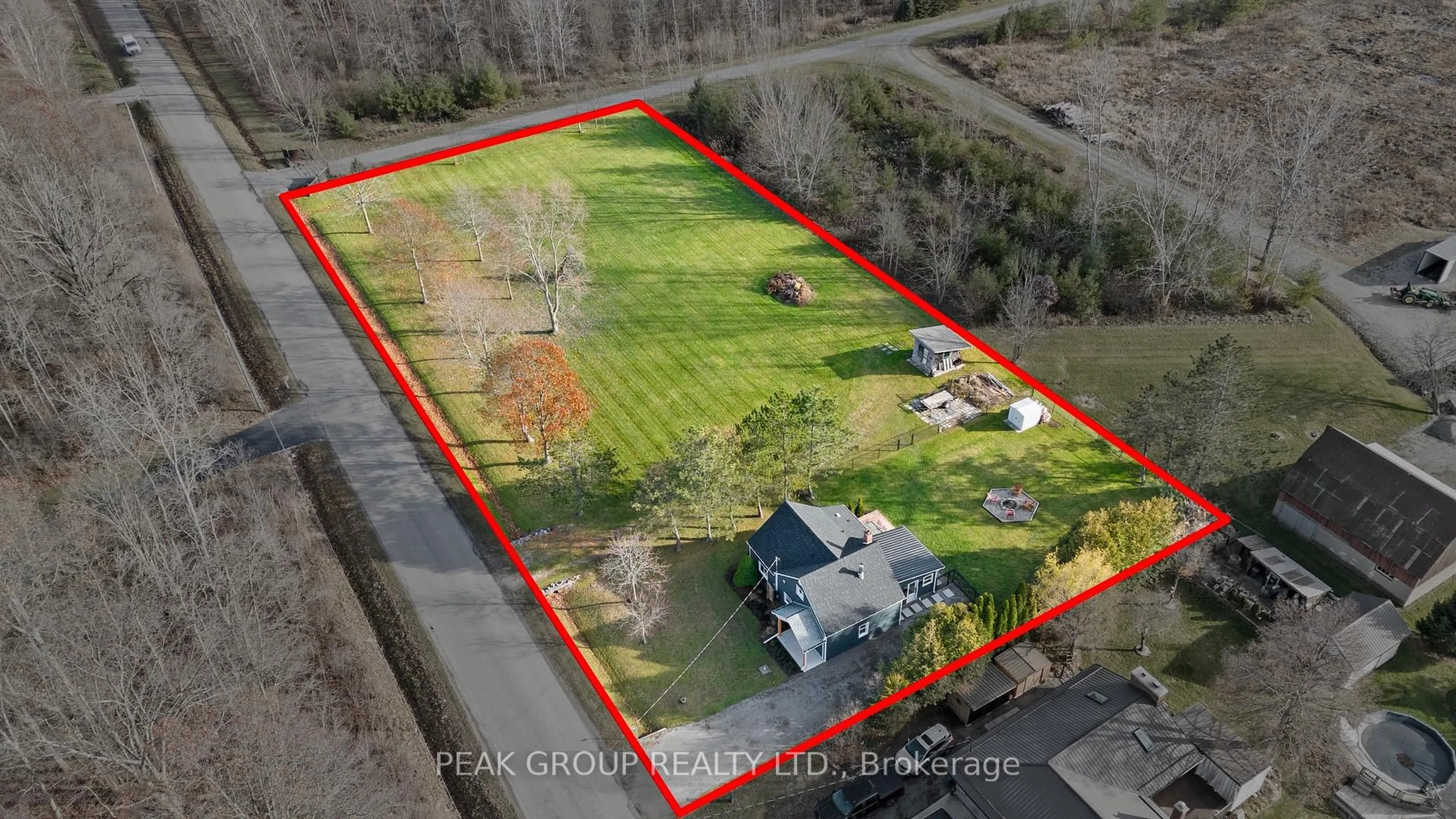 A pic from outside/outdoor area/front of a property/back of a property/a pic from drone, building for 200 Sumbler Rd, Pelham Ontario L0S 1C0