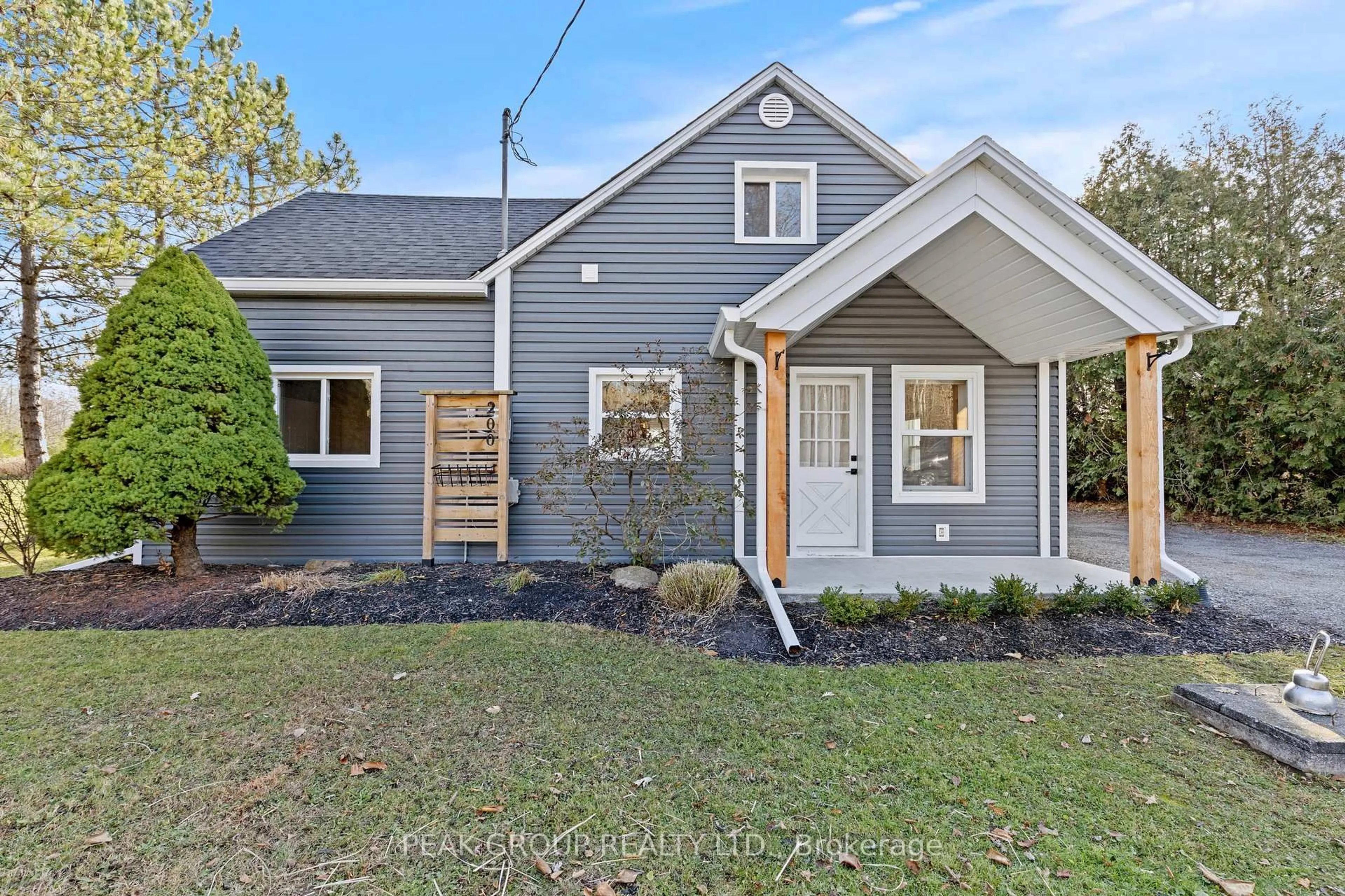 Home with vinyl exterior material, street for 200 Sumbler Rd, Pelham Ontario L0S 1C0