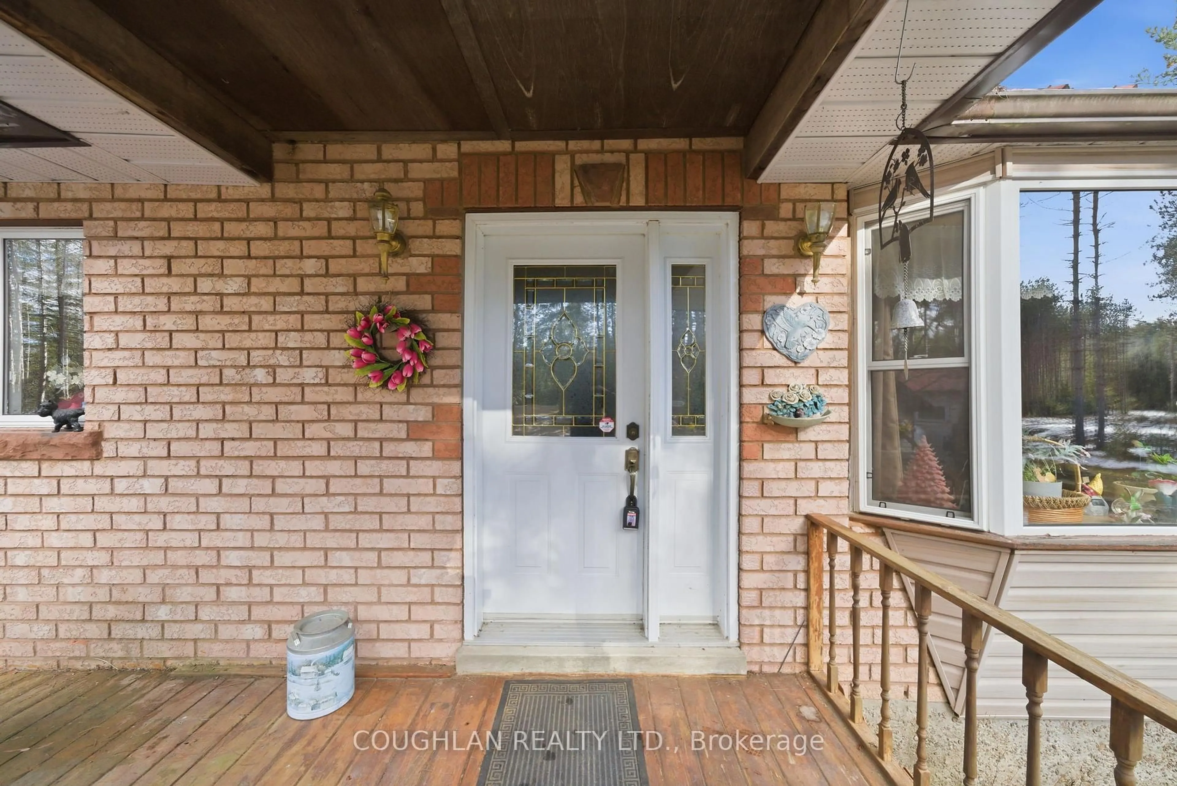 Indoor entryway for 1055 Irondale Rd, Minden Hills Ontario K0M 2A1