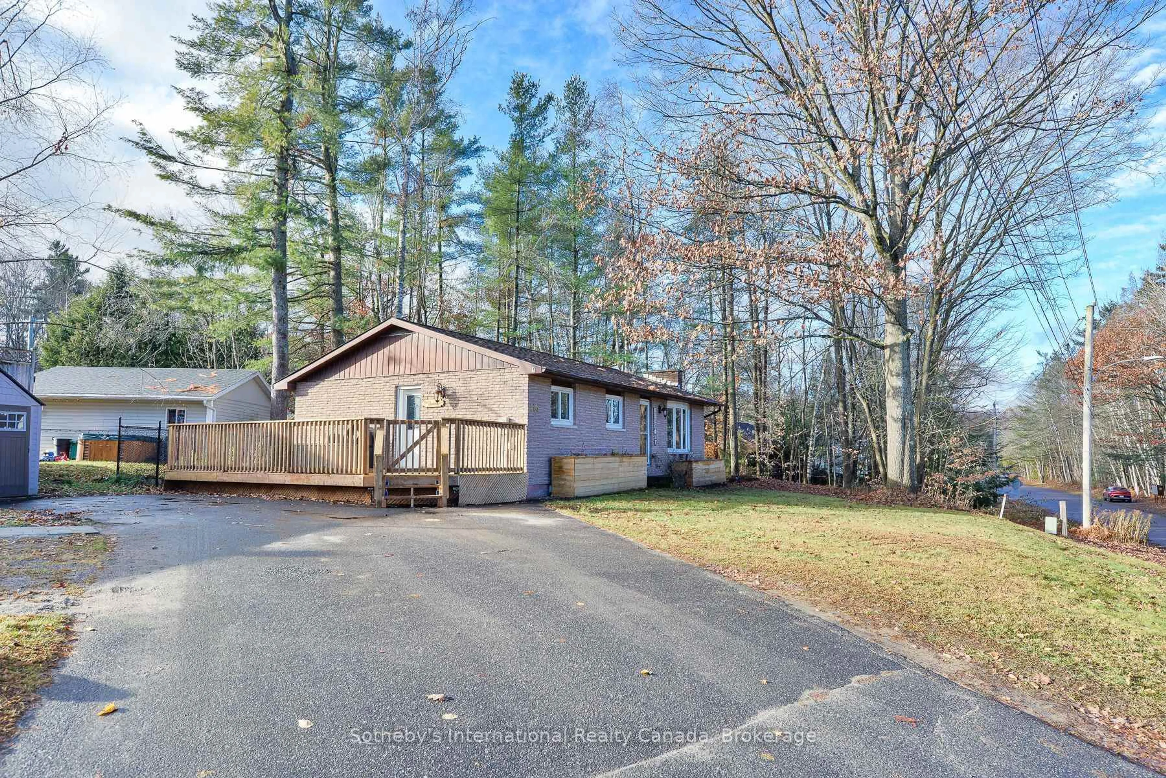 Unknown for 115 Segwun Blvd, Gravenhurst Ontario P1P 1C5