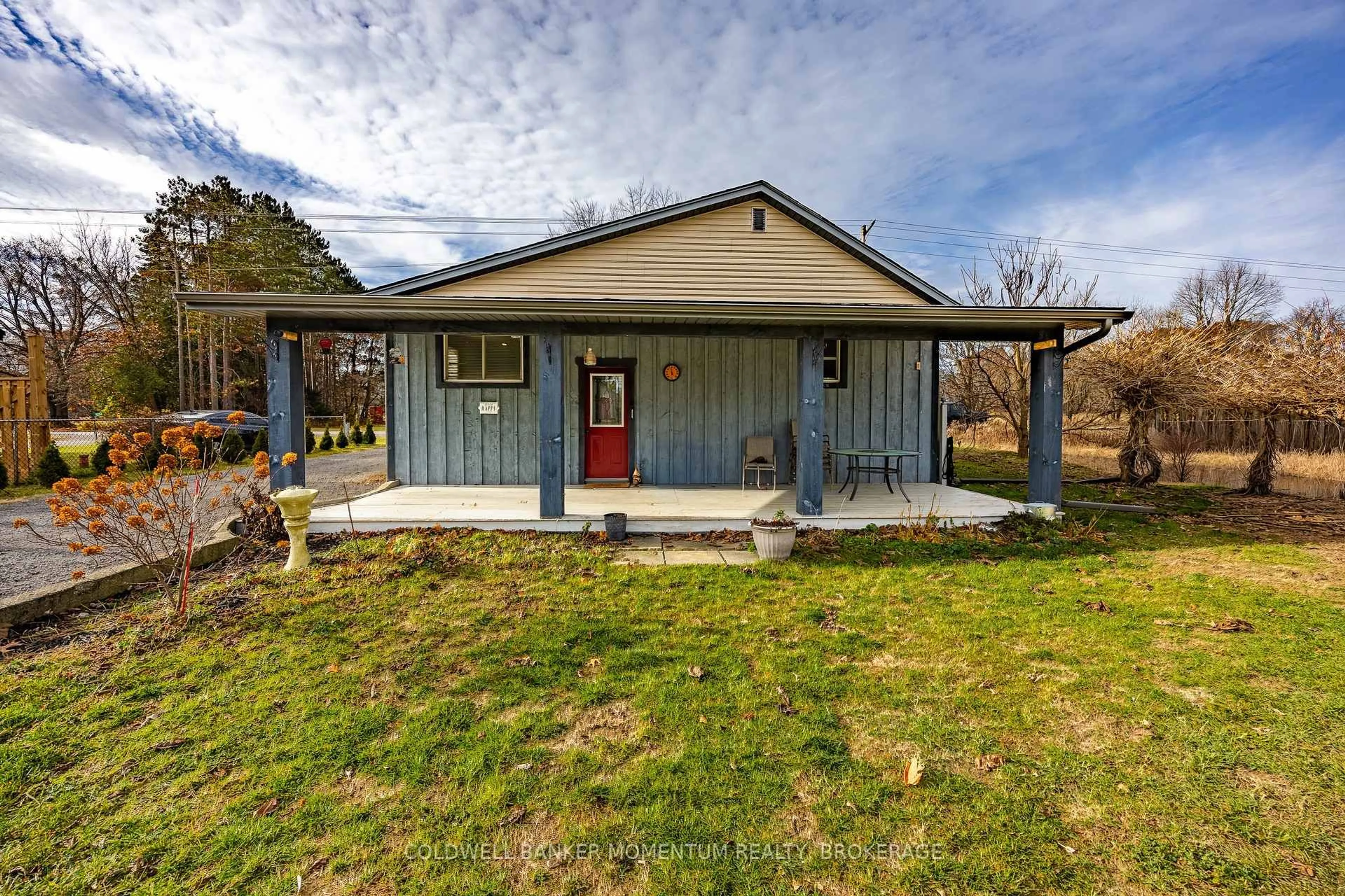 Home with vinyl exterior material, unknown for 1538 Forestry Farm Rd, Norfolk Ontario N0E 1G0