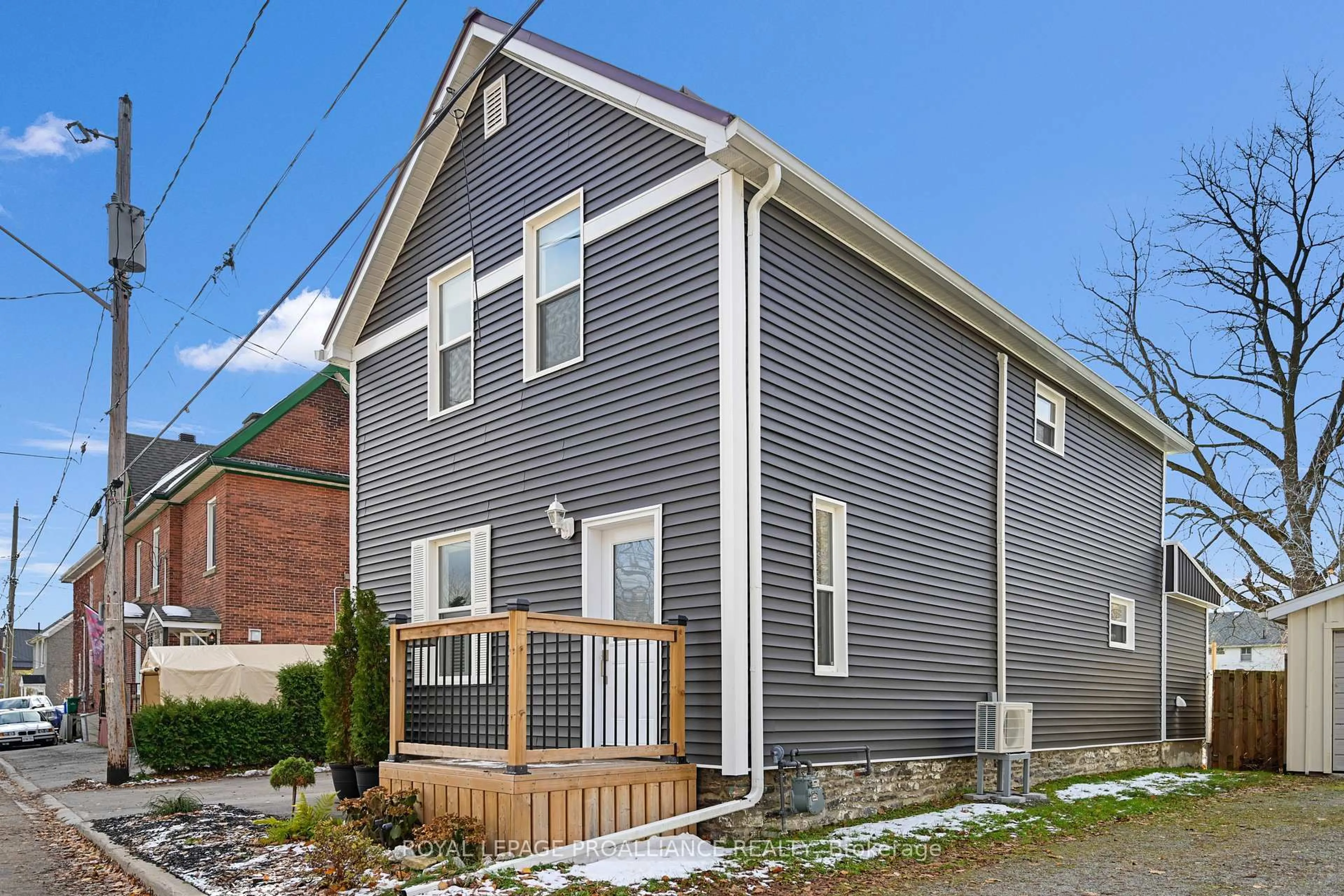 Unknown for 38 Bennett St, Brockville Ontario K6V 2V8