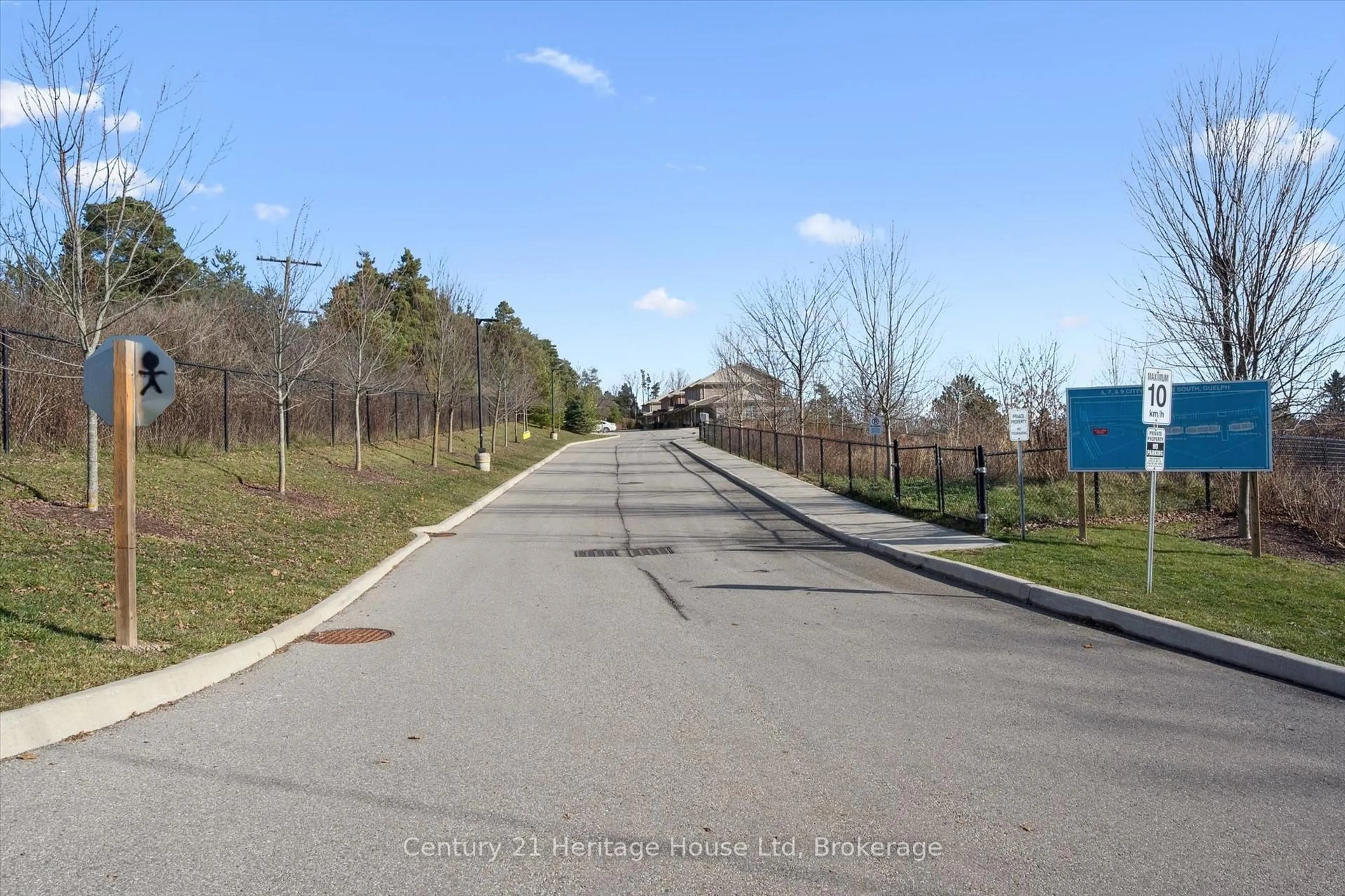 Blurry image for 7 Cityview Dr #207, Guelph Ontario N1E 0R1