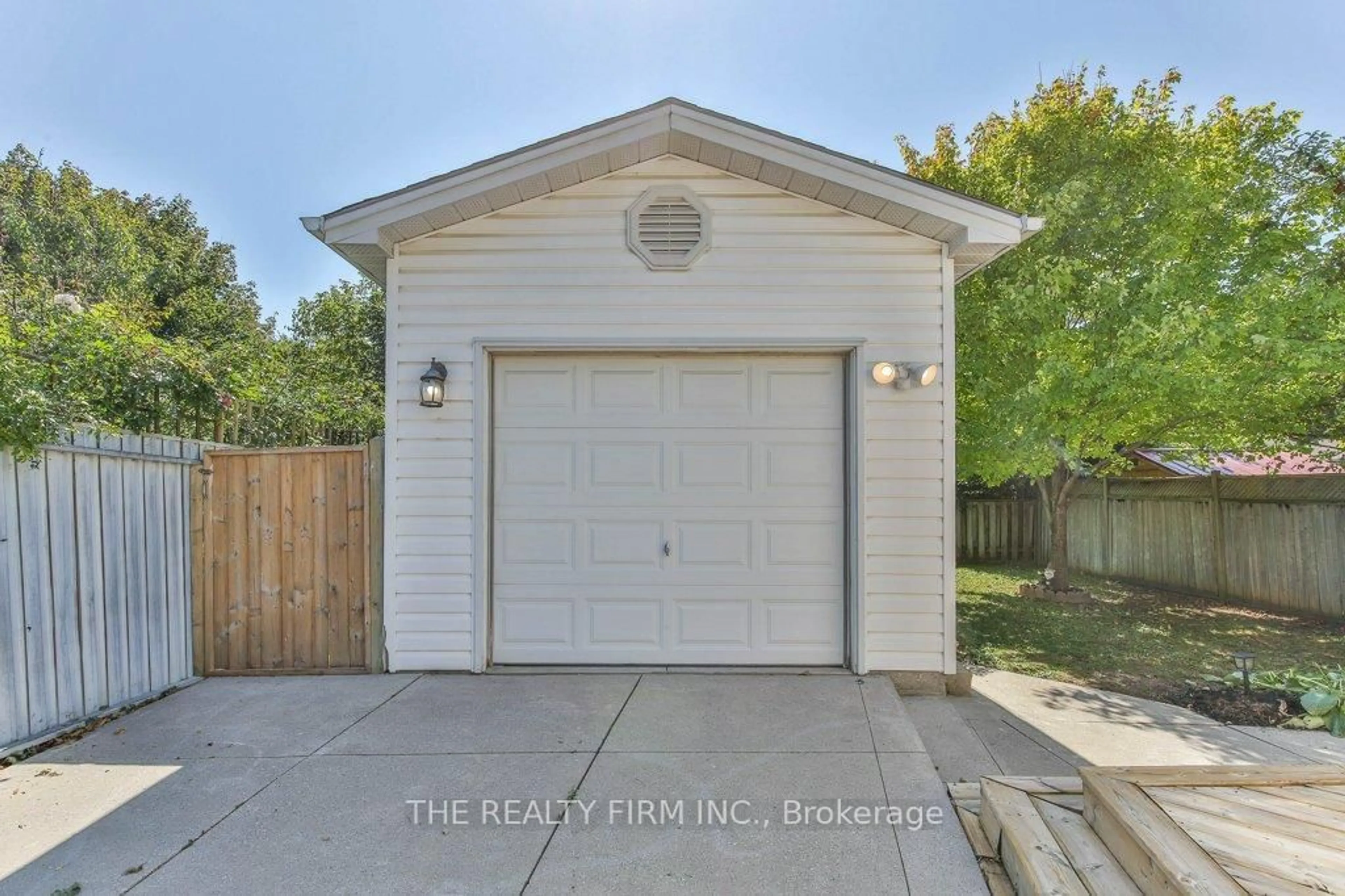 Indoor garage for 56 Toulon Cres, London East Ontario N5V 1J5