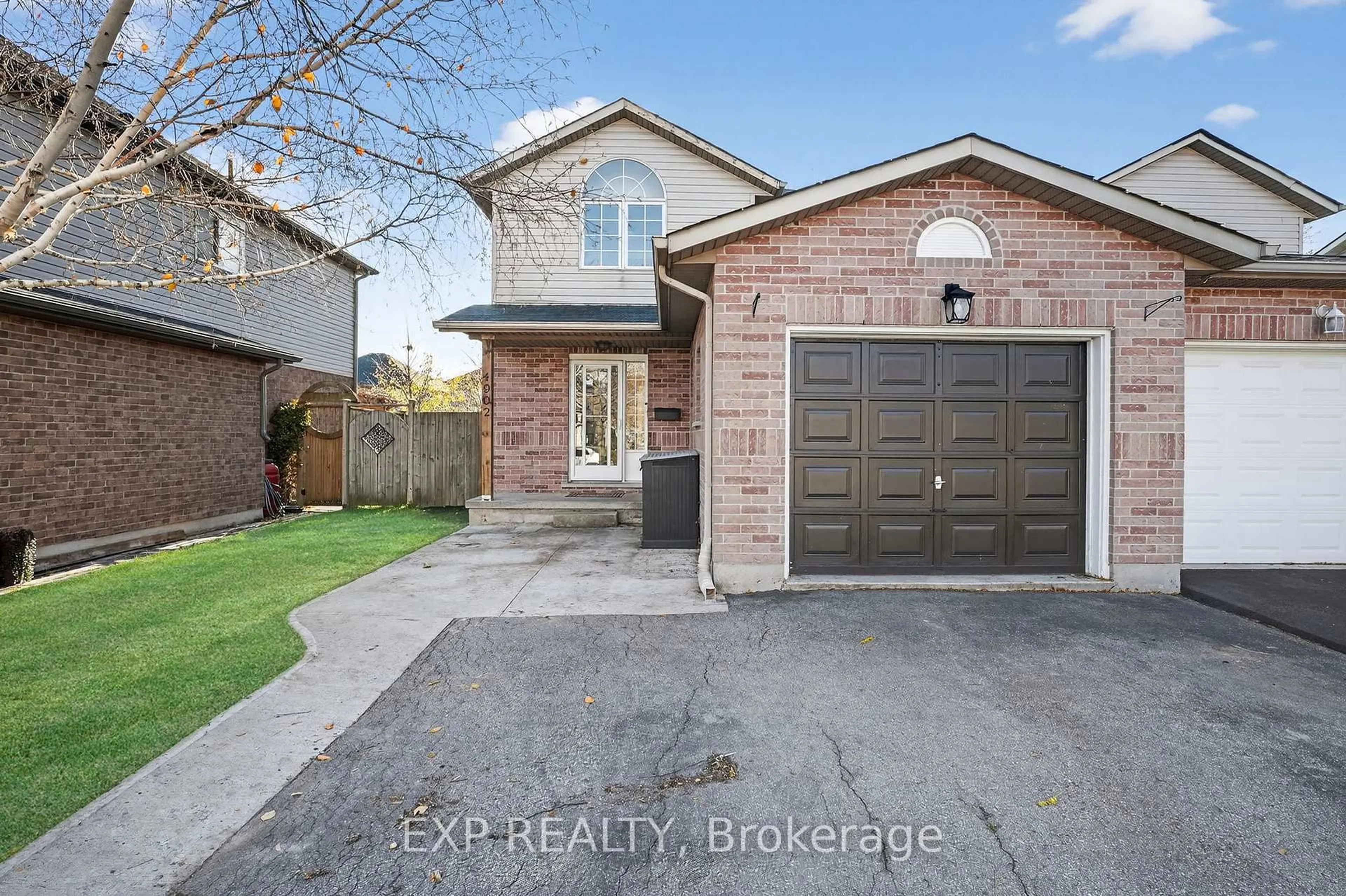 Home with brick exterior material, street for 4902 Adam Crt, Lincoln Ontario L3J 0E3