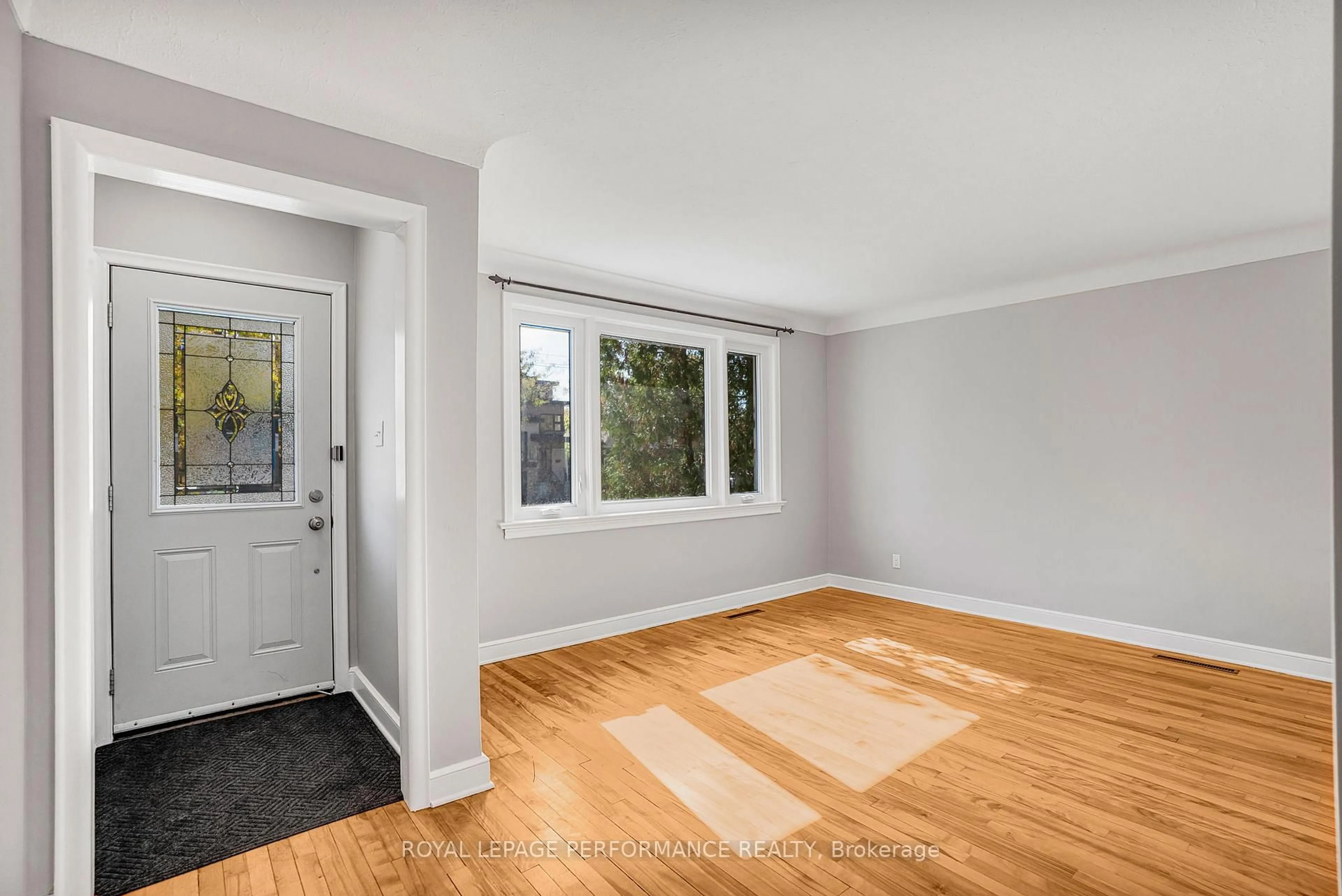 A pic of a room for 1315 Kilborn Ave, Ottawa Ontario K1H 6L2