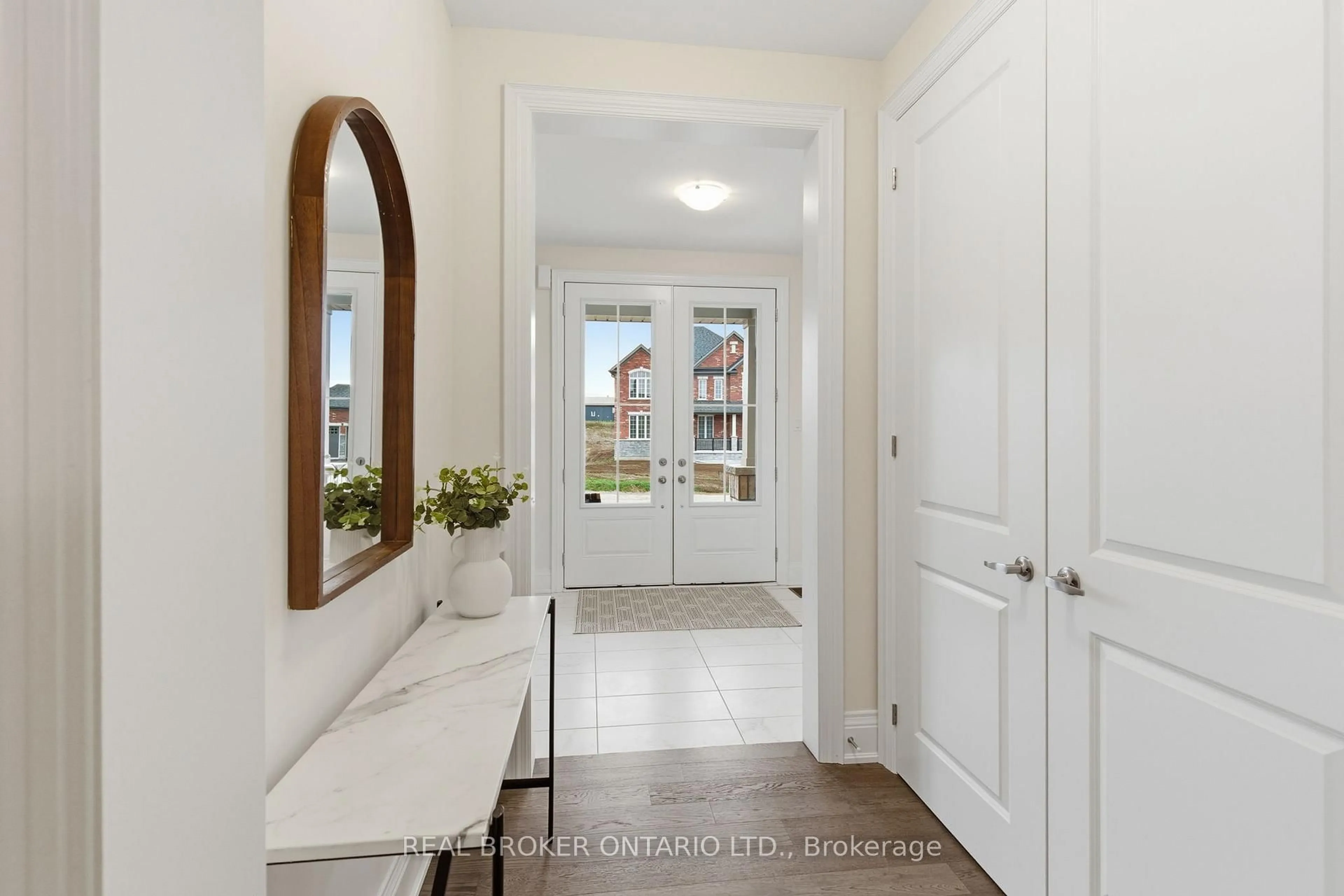 Indoor entryway for 26 Autumn Frost Rd, Otonabee-South Monaghan Ontario K9J 0K7