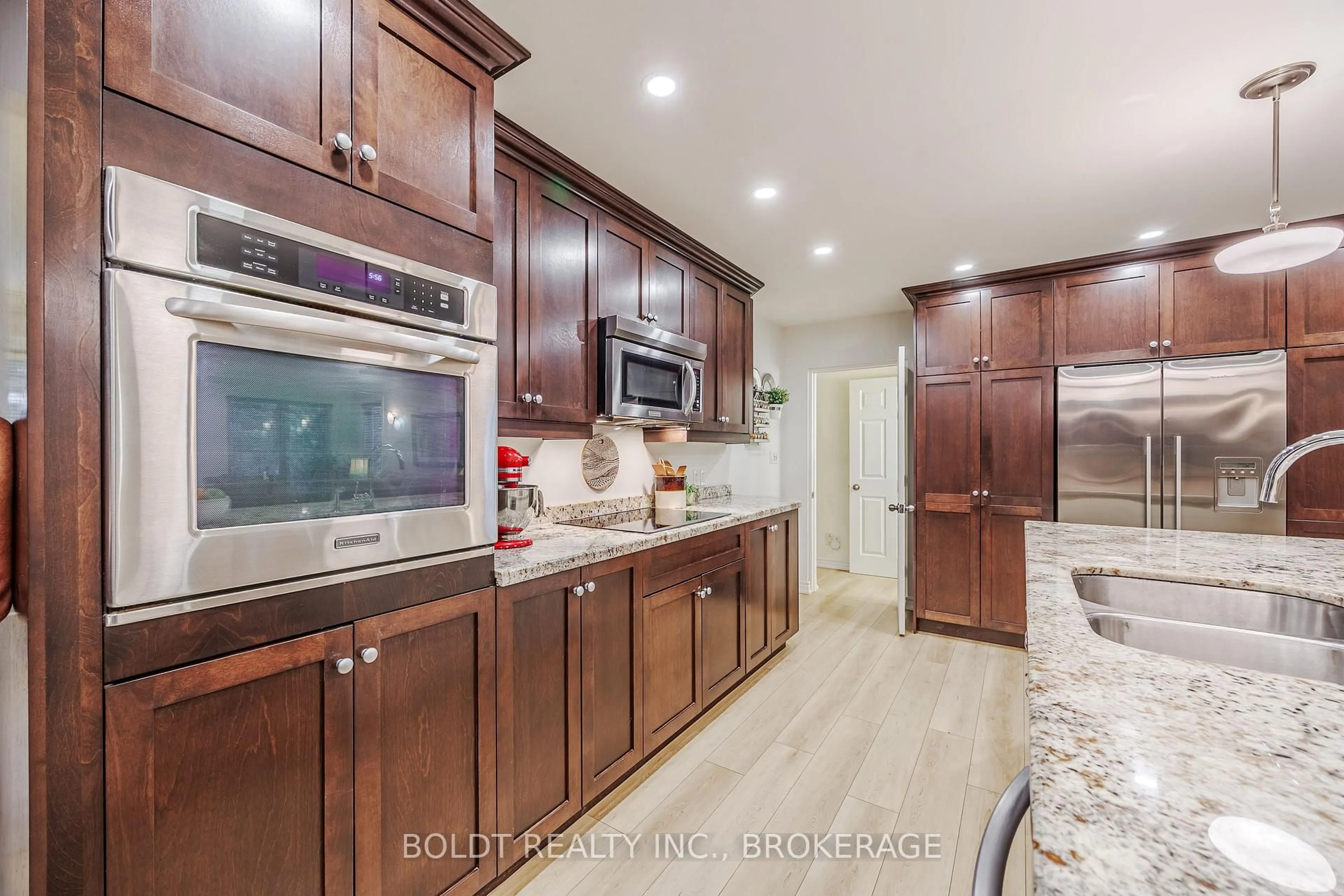 Open concept kitchen, unknown for 25 Neptune Dr, St. Catharines Ontario L2M 2S3