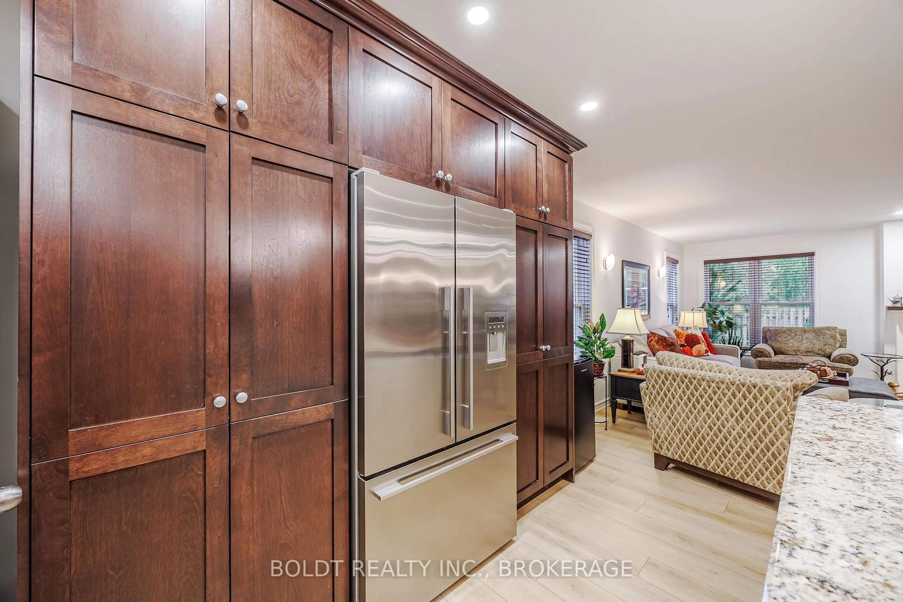 Open concept kitchen, unknown for 25 Neptune Dr, St. Catharines Ontario L2M 2S3