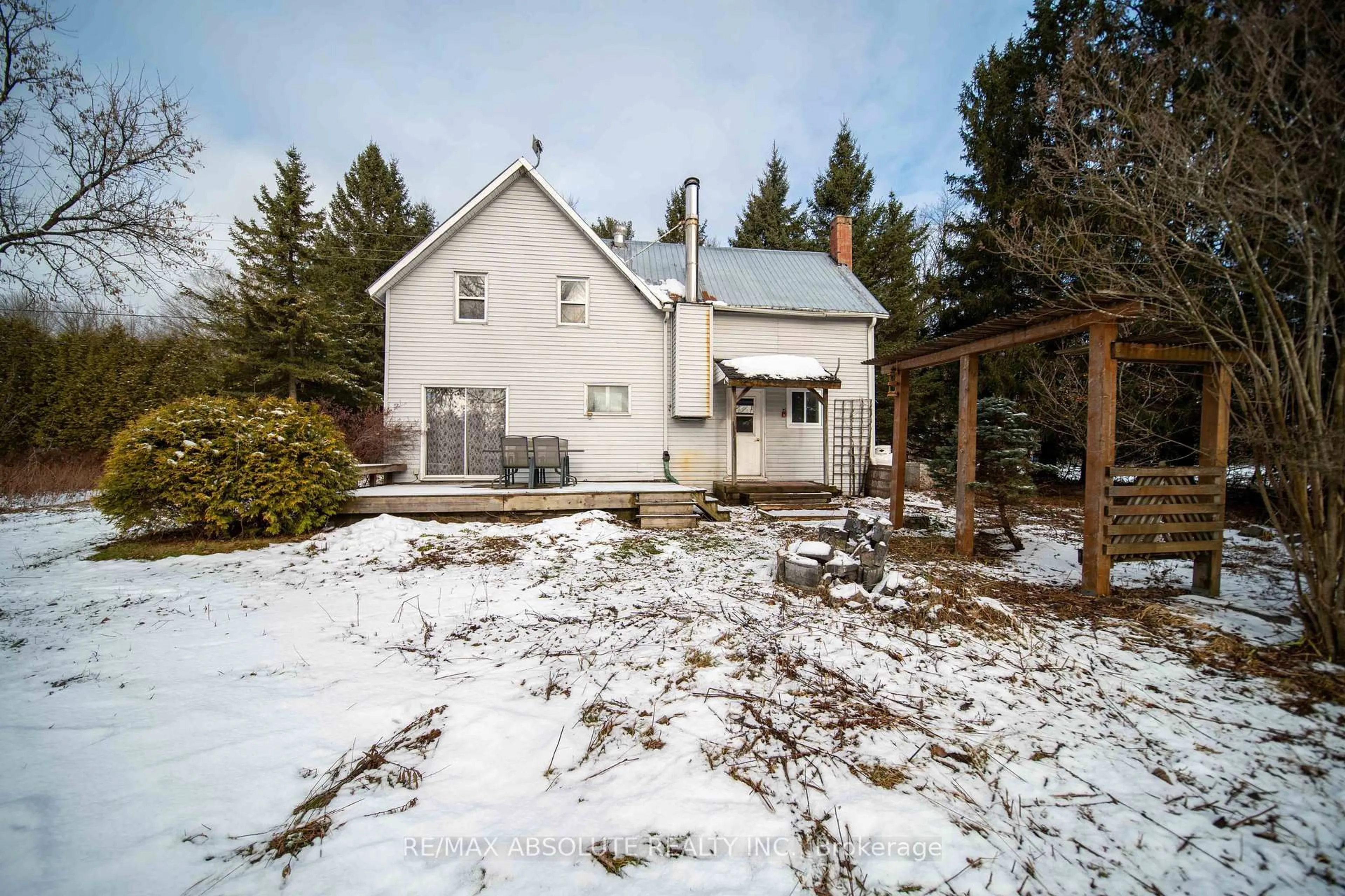 A pic from outside/outdoor area/front of a property/back of a property/a pic from drone, unknown for 1923 Calypso St, The Nation Ontario K0A 2M0