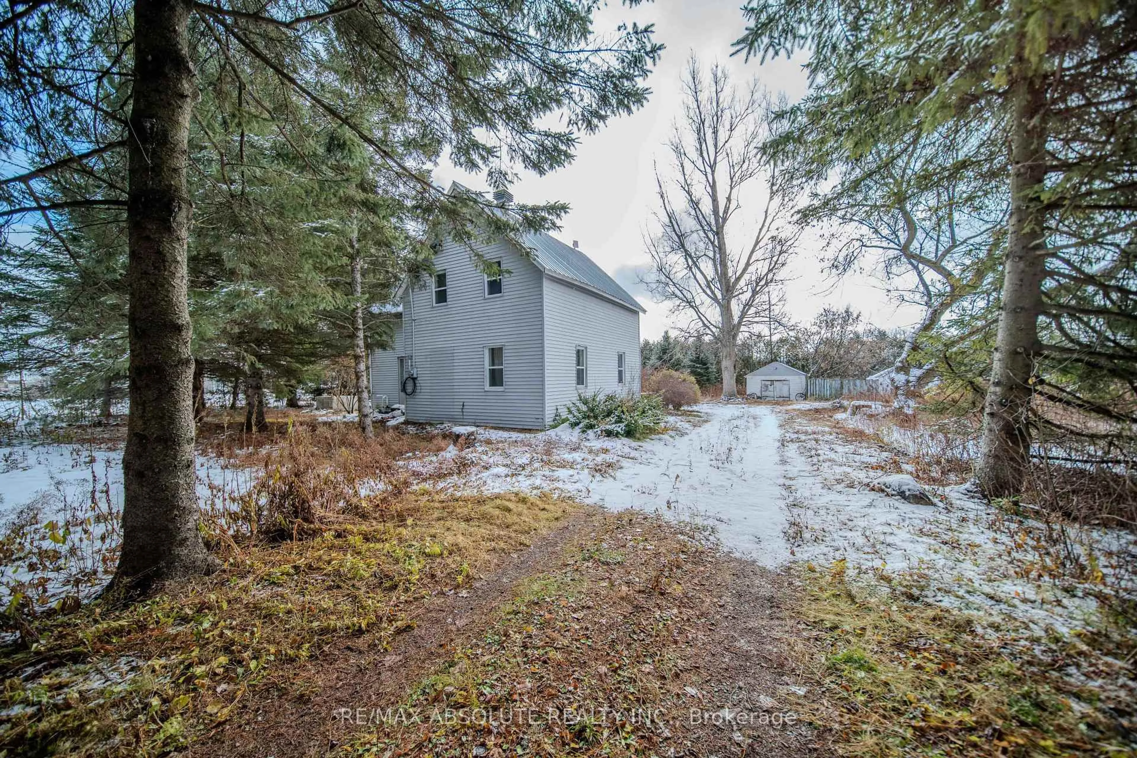 A pic from outside/outdoor area/front of a property/back of a property/a pic from drone, unknown for 1923 Calypso St, The Nation Ontario K0A 2M0