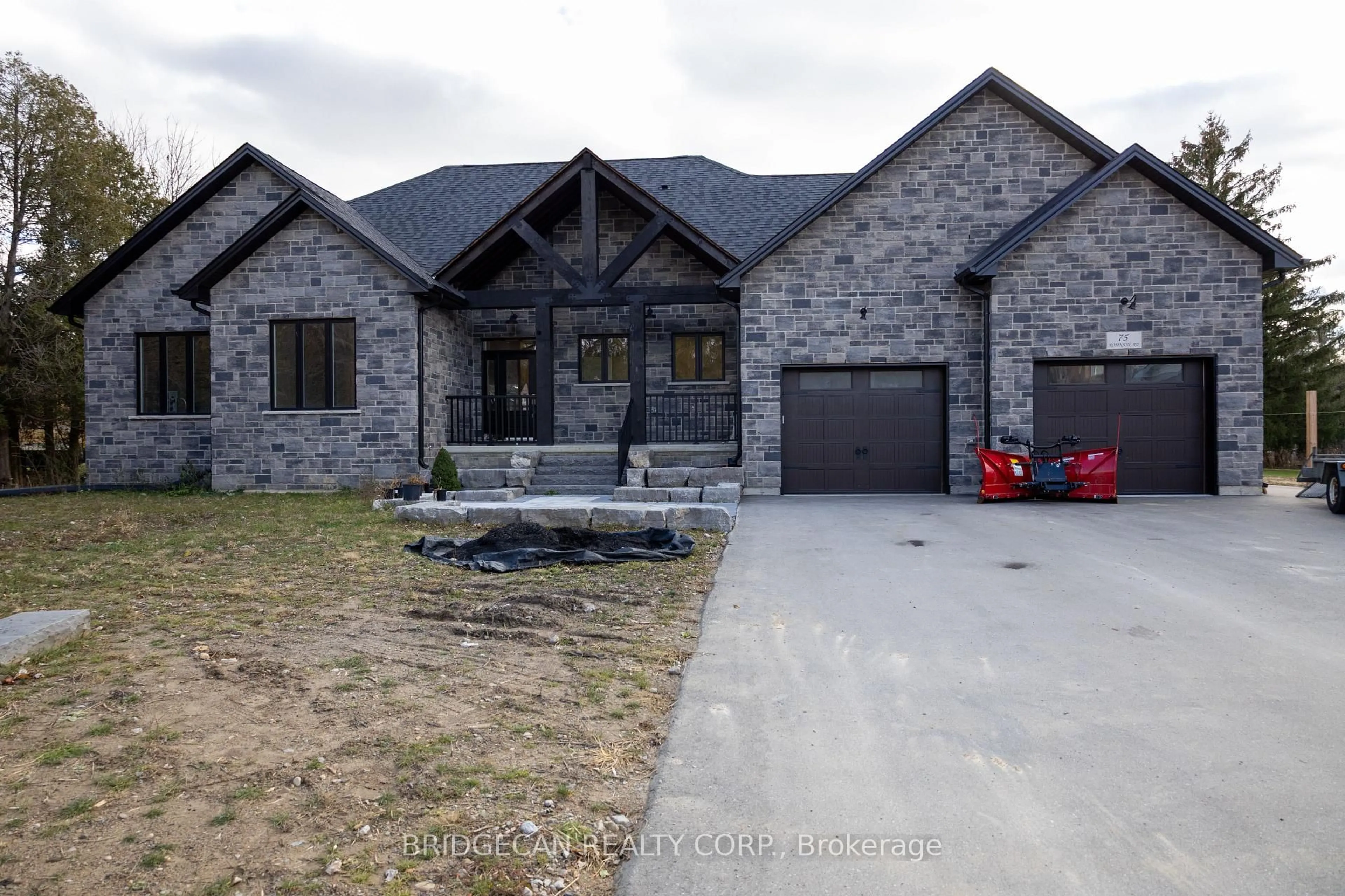 Home with brick exterior material, street for 75 Robinson Rd, Cambridge Ontario N1R 5S7
