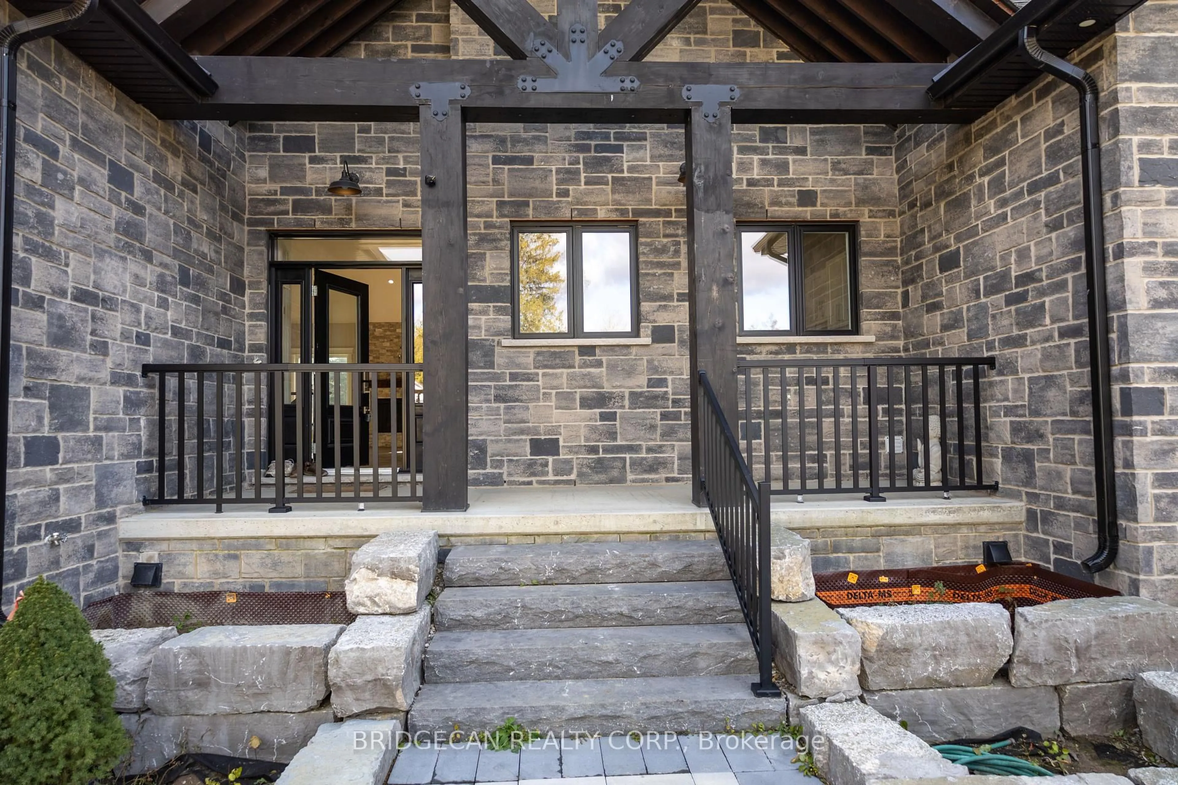 Unknown for 75 Robinson Rd, Cambridge Ontario N1R 5S7