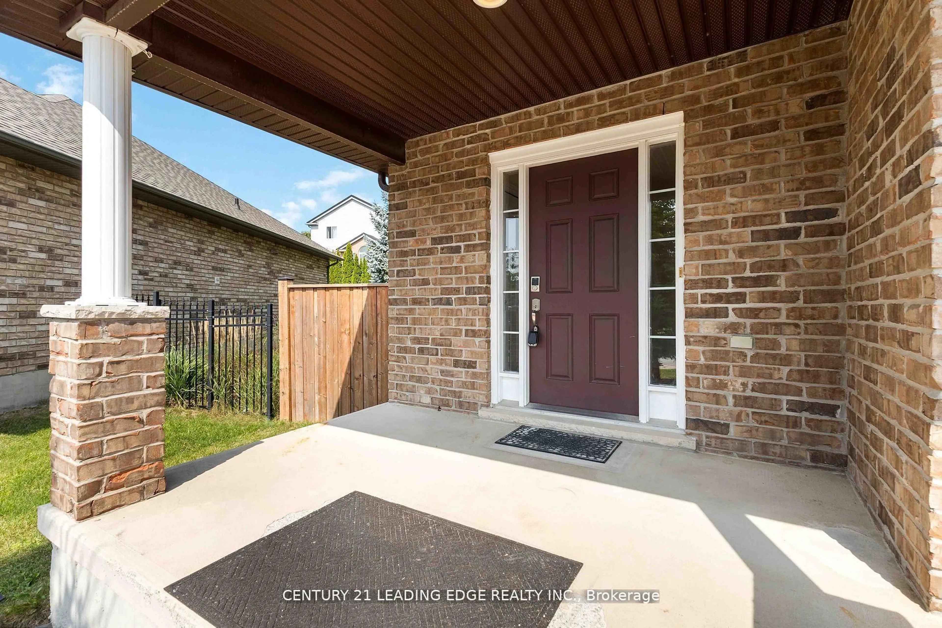 Indoor entryway for 1171 Fogerty St, London North Ontario N5X 4P3