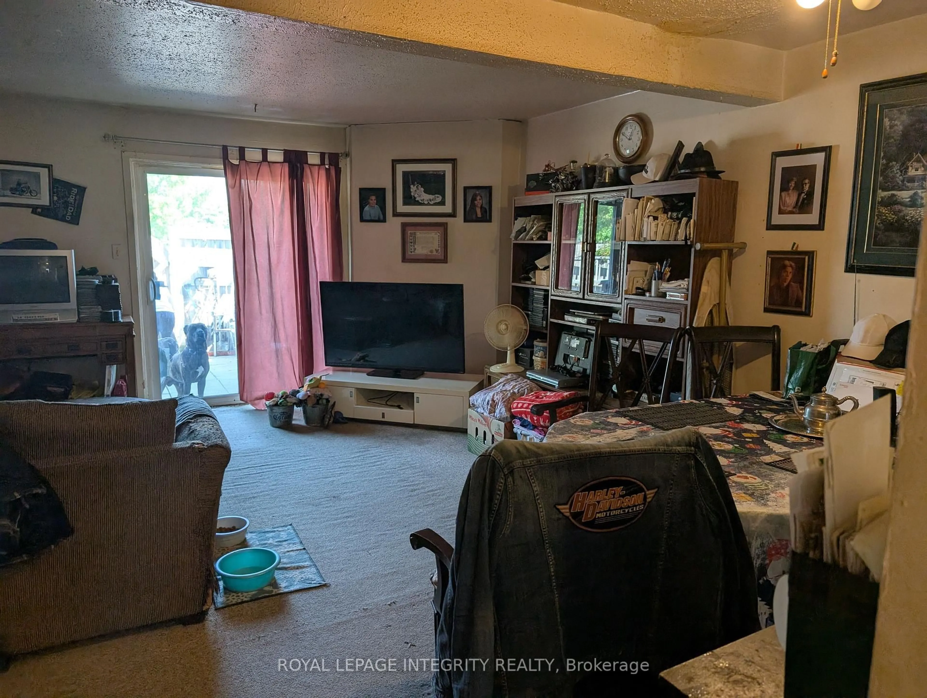 A pic of a room for 1767 Dondale St #58, Ottawa Ontario K1B 5H7