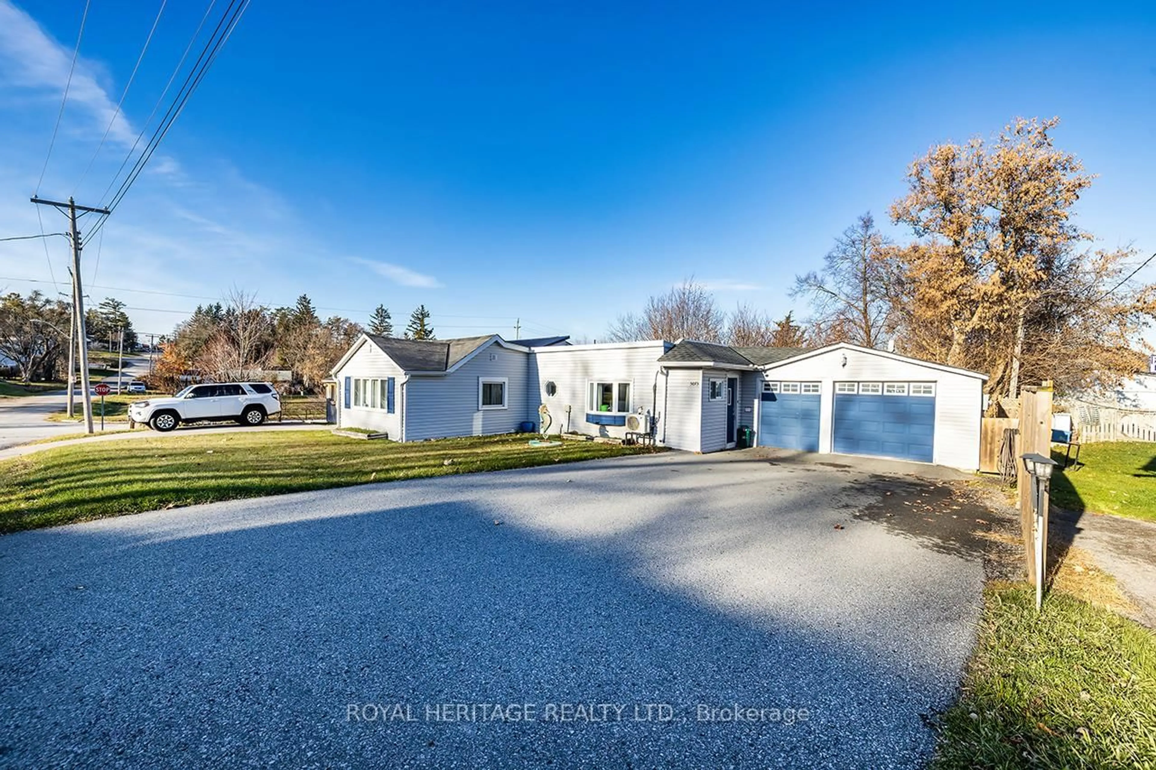 A pic from outside/outdoor area/front of a property/back of a property/a pic from drone, street for 5073 Oak St, Hamilton Township Ontario K0L 1E0