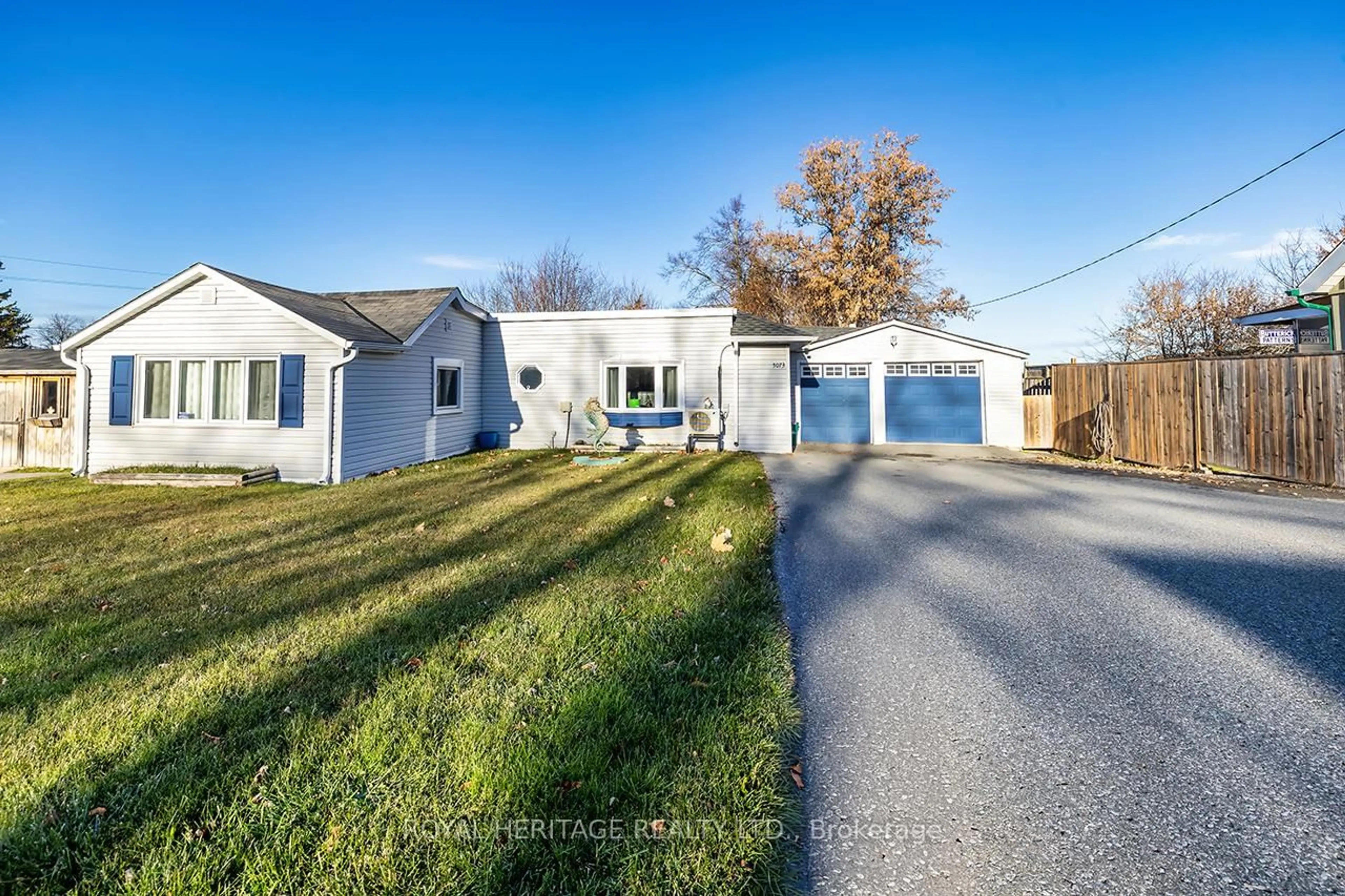 A pic from outside/outdoor area/front of a property/back of a property/a pic from drone, street for 5073 Oak St, Hamilton Township Ontario K0L 1E0