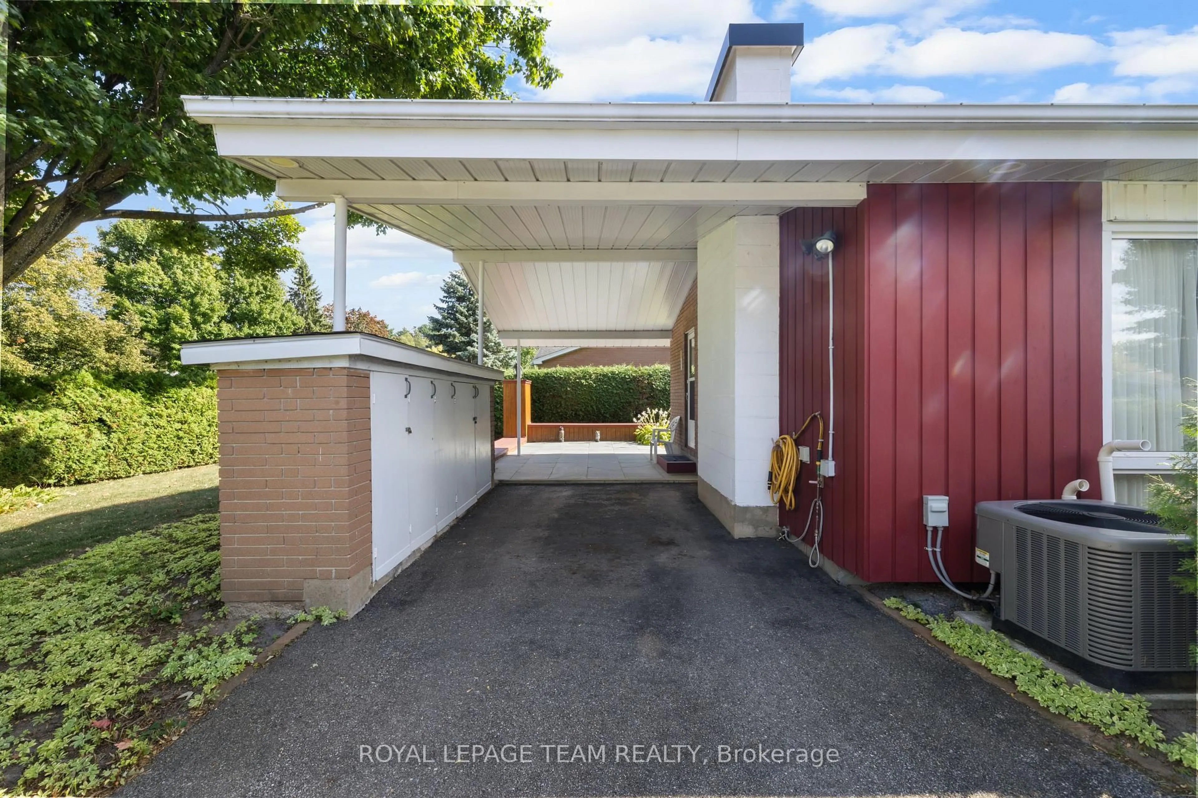 Unknown for 30 Ellery Cres, Ottawa Ontario K2H 6M6