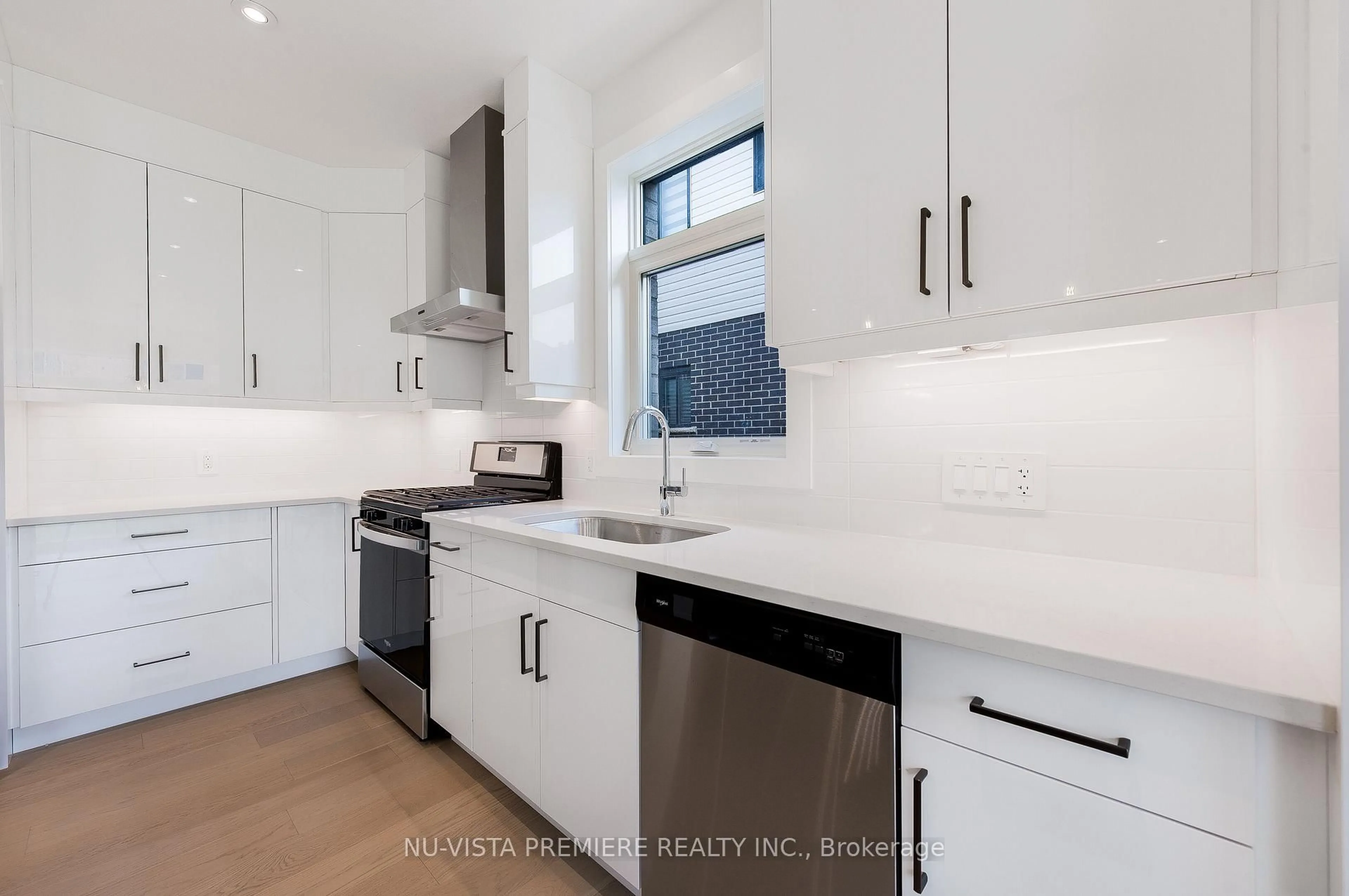 Unknown for 1689 Brayford Ave, London South Ontario N6K 0H1