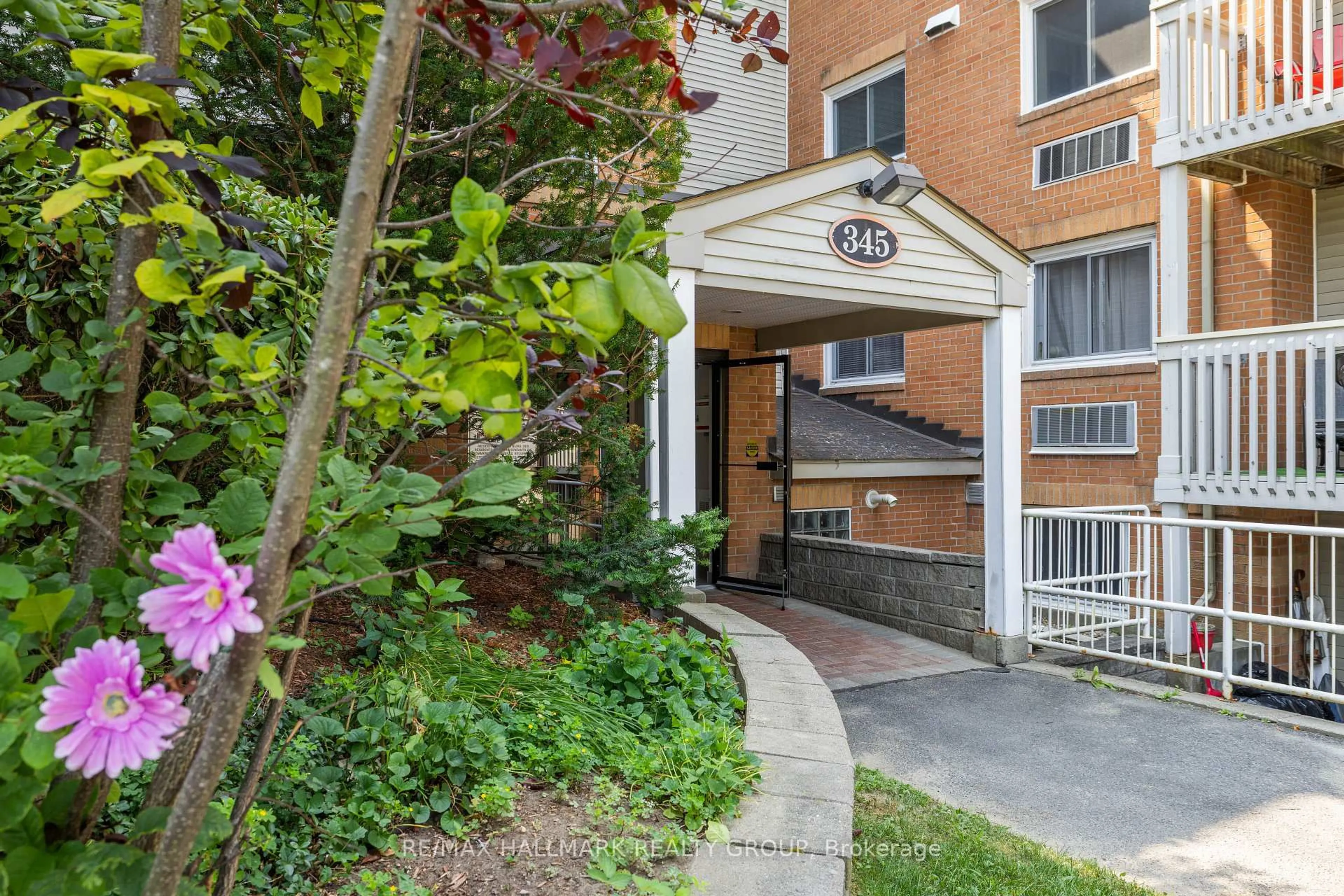 Unknown for 345 Centrum Blvd #203, Ottawa Ontario K1E 3W9