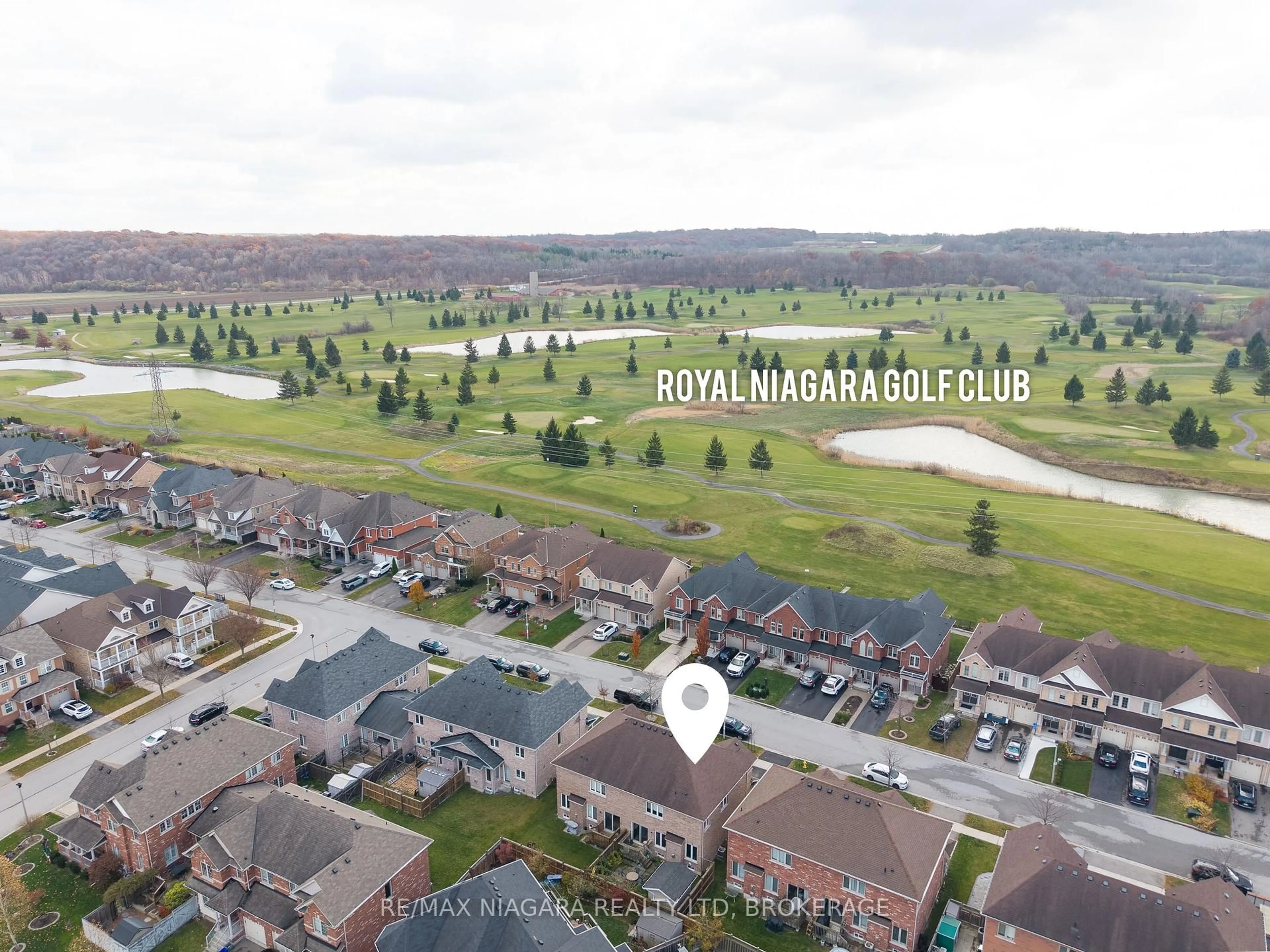 A pic from outside/outdoor area/front of a property/back of a property/a pic from drone, water/lake/river/ocean view for 107 Keith Cres, Niagara-on-the-Lake Ontario L0S 1J0