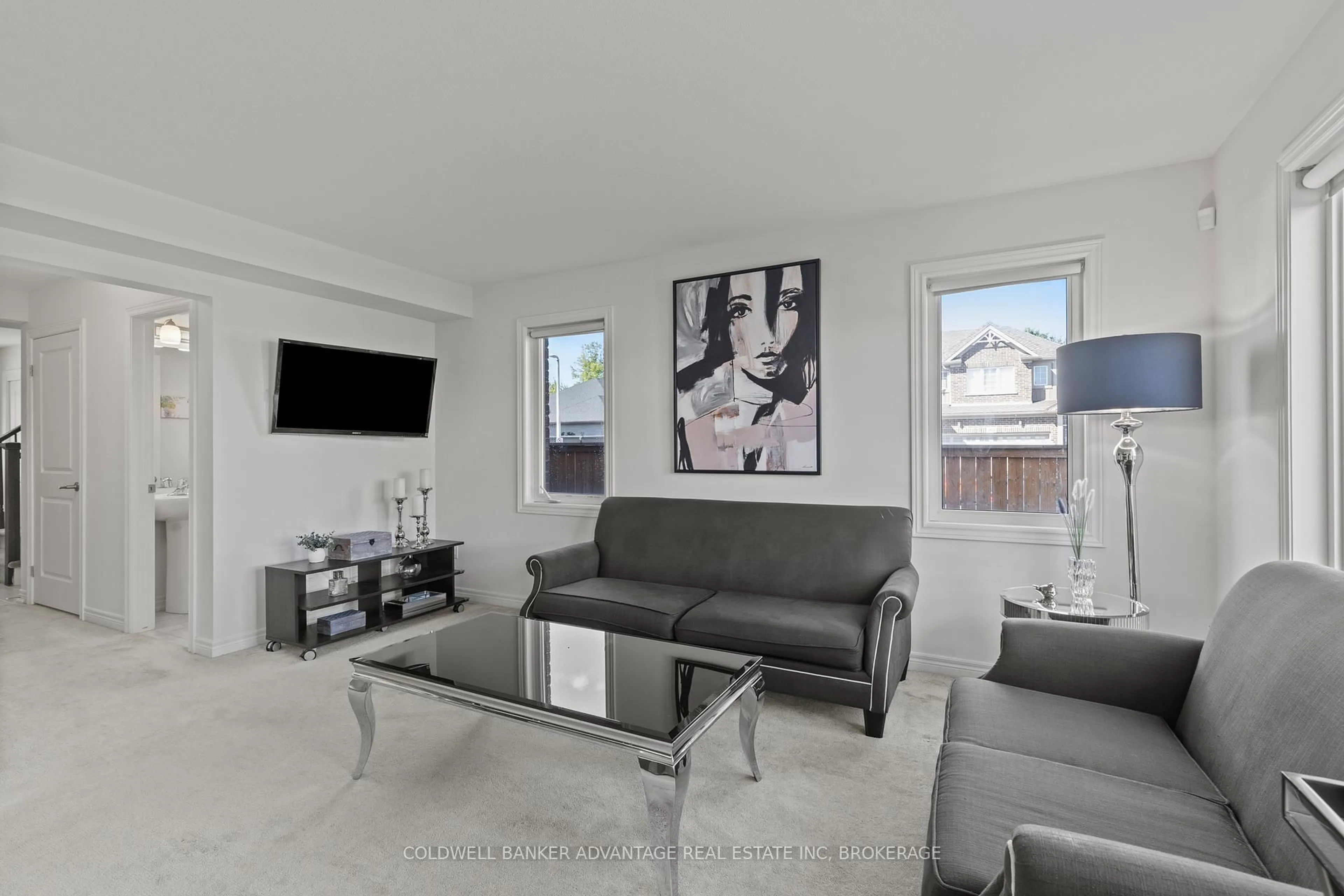 Living room with furniture, unknown for 222 Heron St, Welland Ontario L3C 0G7