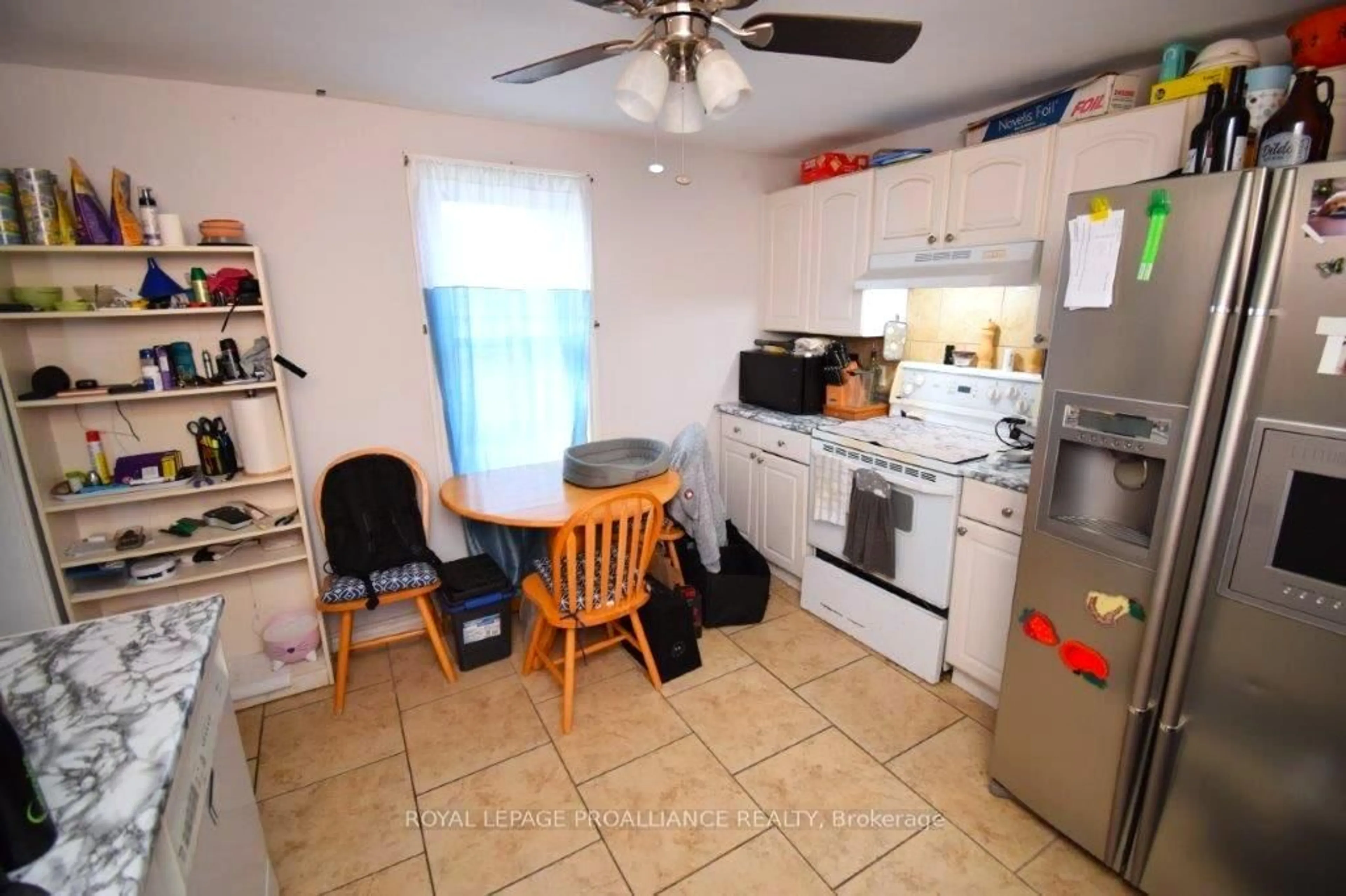 Standard kitchen, ceramic/tile floor for 206 College St, Belleville Ontario K8N 2V7