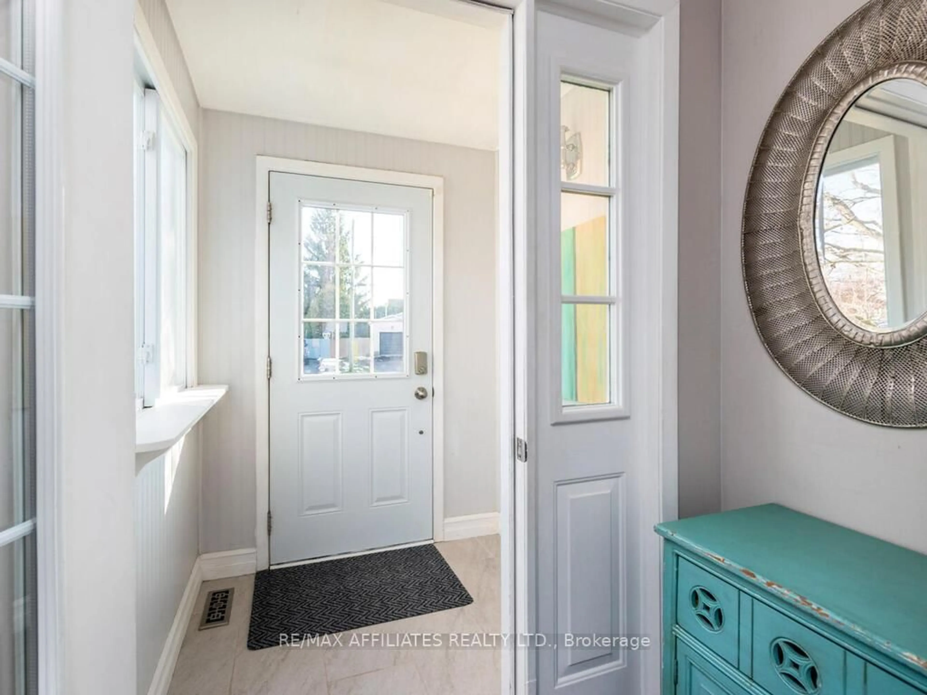 Indoor entryway for 15 Terry Fox Ave, Carleton Place Ontario K7C 4G2