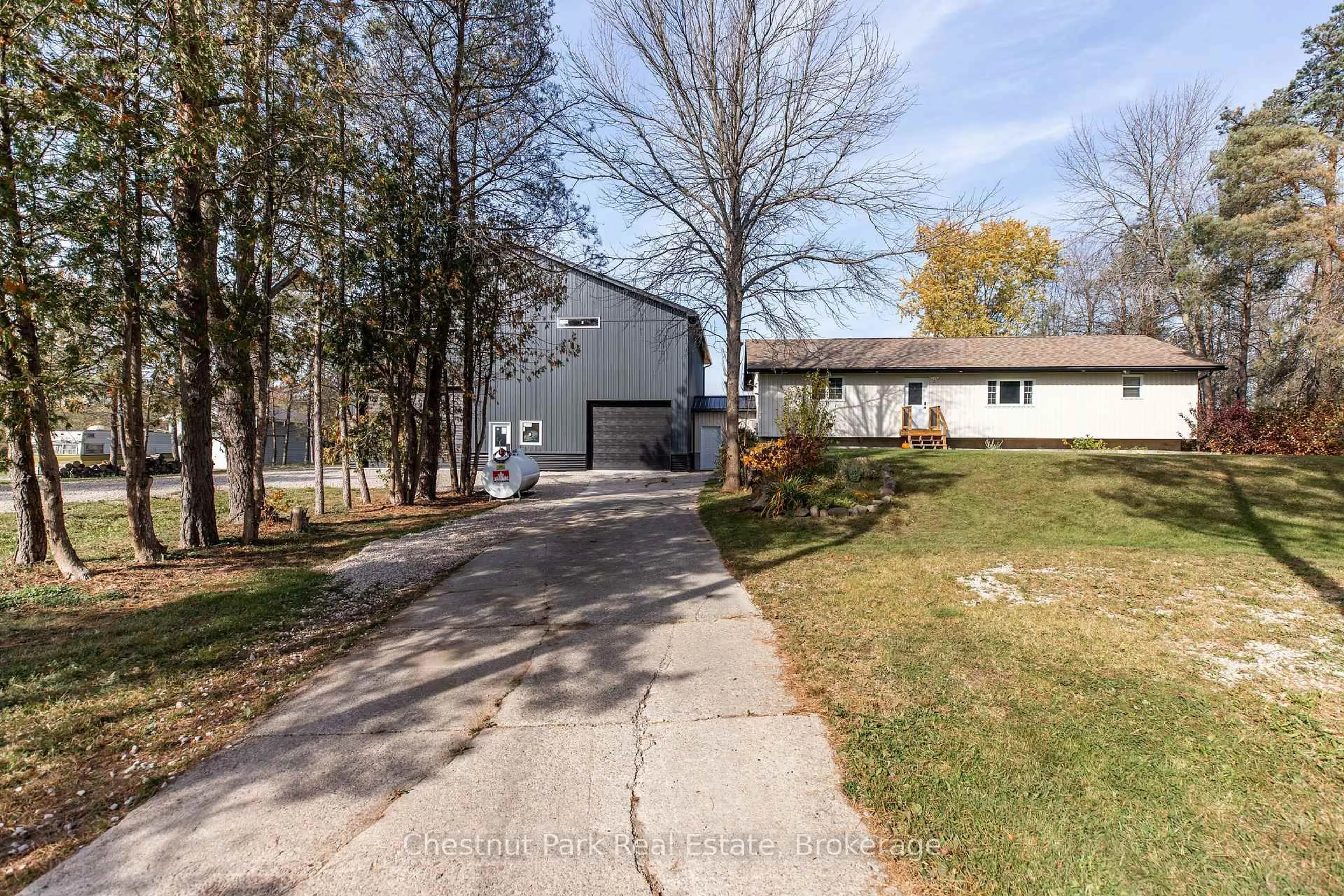 A pic from outside/outdoor area/front of a property/back of a property/a pic from drone, street for 9 Maple Dr, Northern Bruce Peninsula Ontario N0H 1Z0