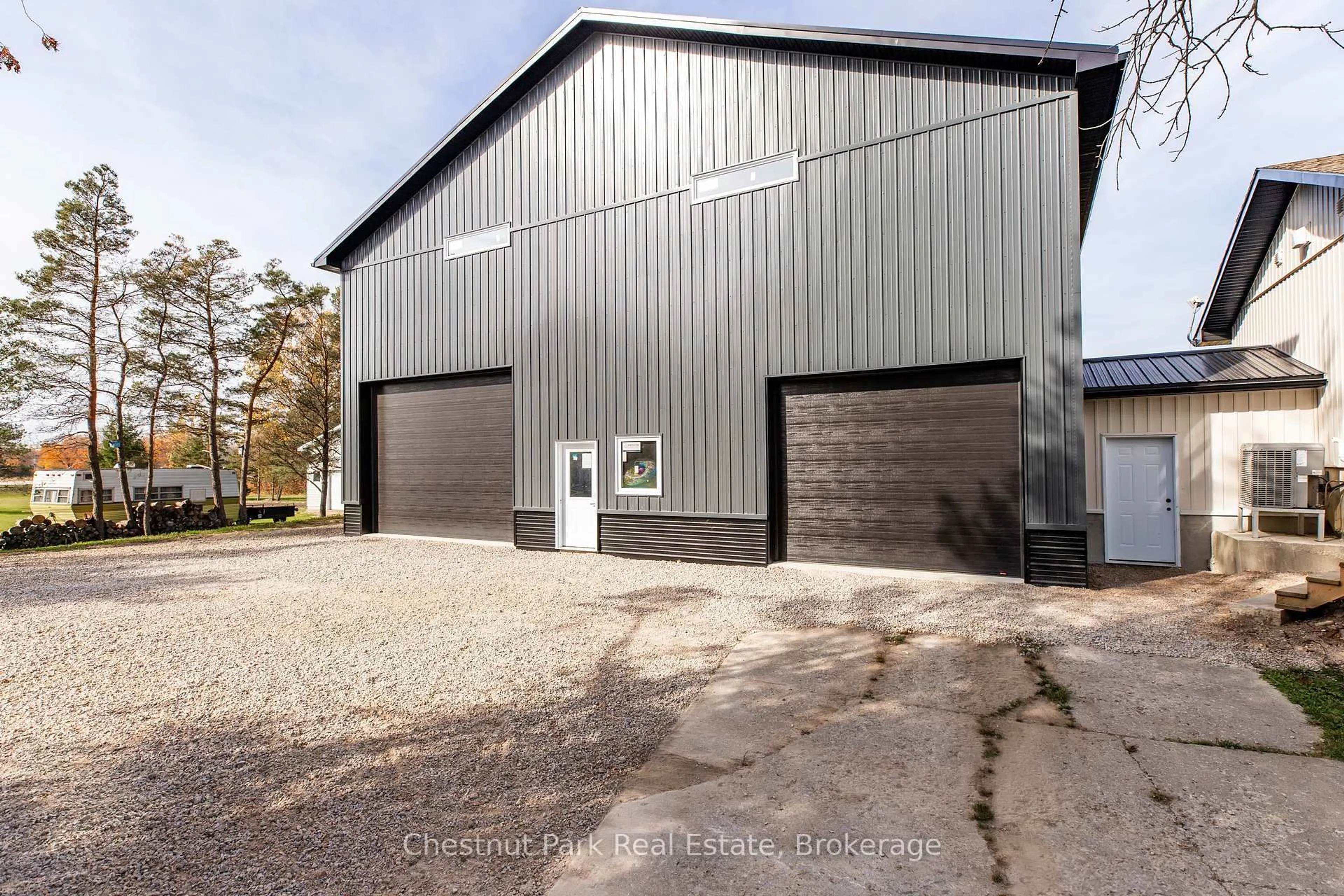 Indoor garage for 9 Maple Dr, Northern Bruce Peninsula Ontario N0H 1Z0