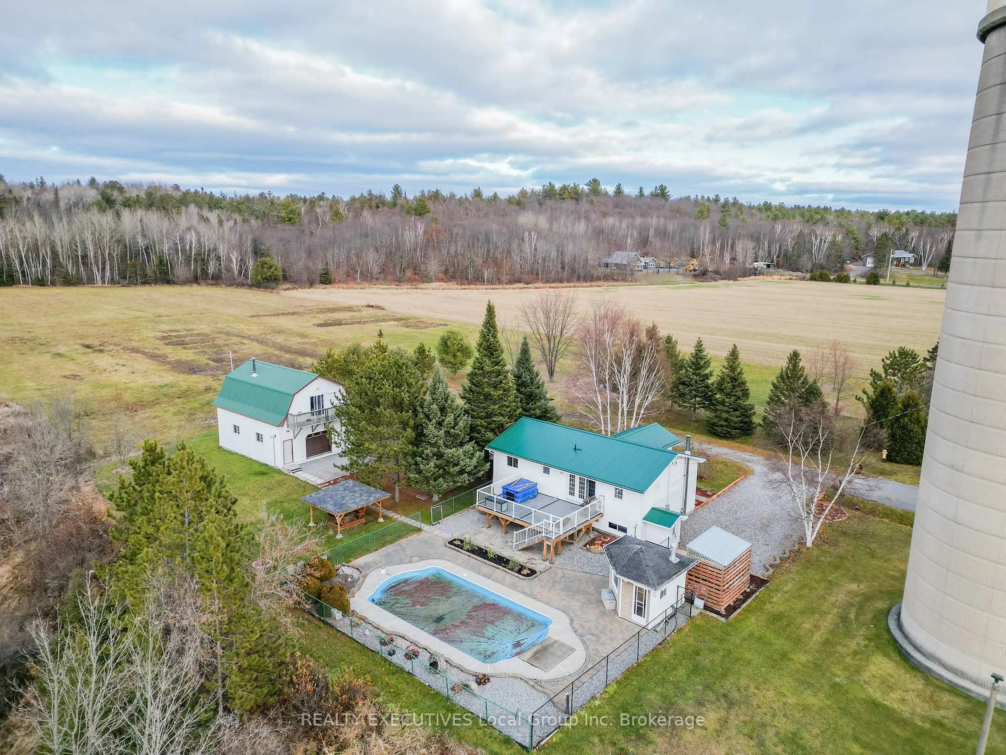 A pic from outside/outdoor area/front of a property/back of a property/a pic from drone, unknown for 33 Dubeau St, West Nipissing Ontario P0H 2M0