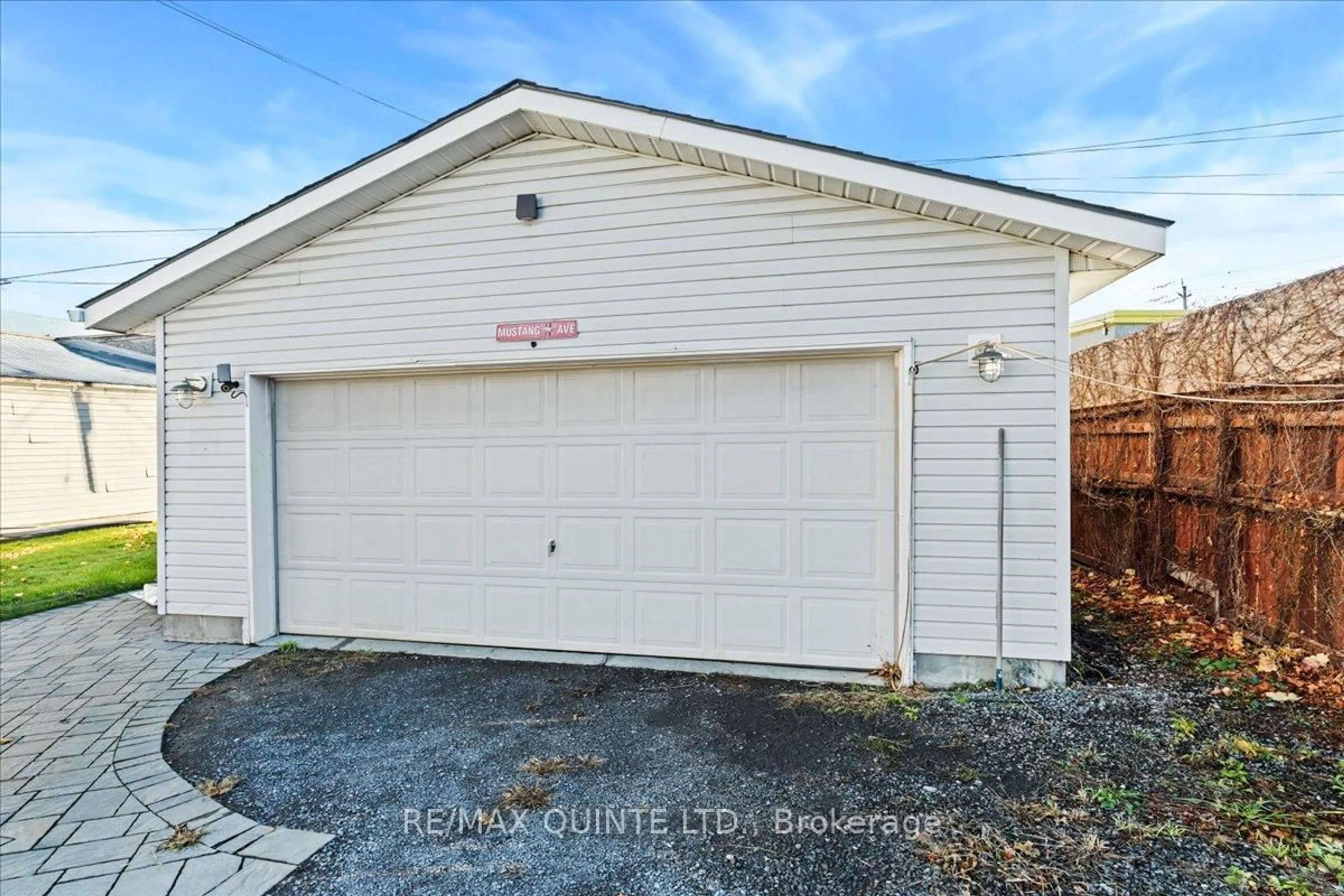Indoor garage for 15 Gordon St, Belleville Ontario K8P 3E4